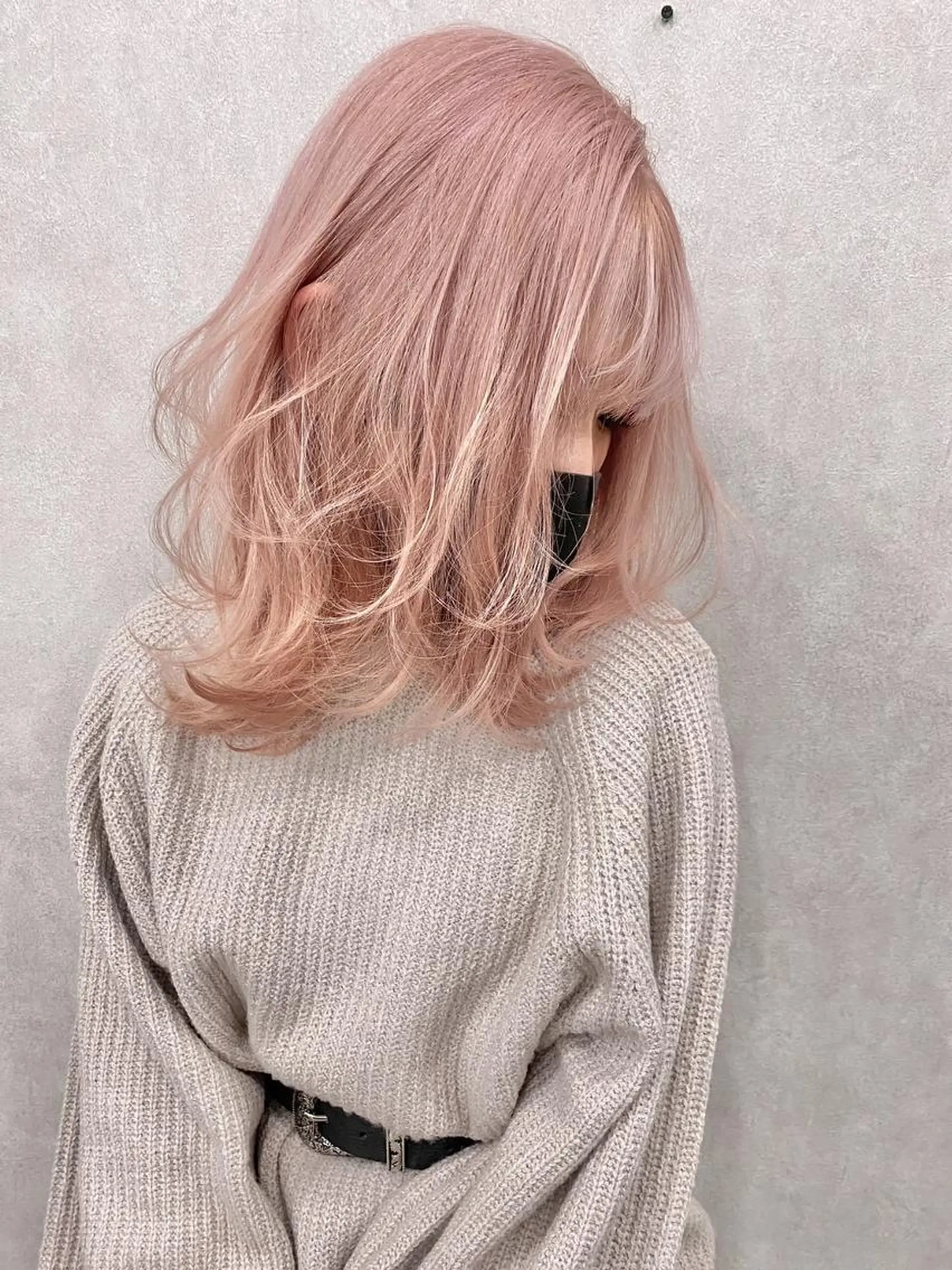 ミディアム カラー パーマ ヘアアレンジ シールエクステ アッシュ バレイヤージュ ベージュカラー ブリーチ ヘアカラー L. OSAKAのヘアスタイル