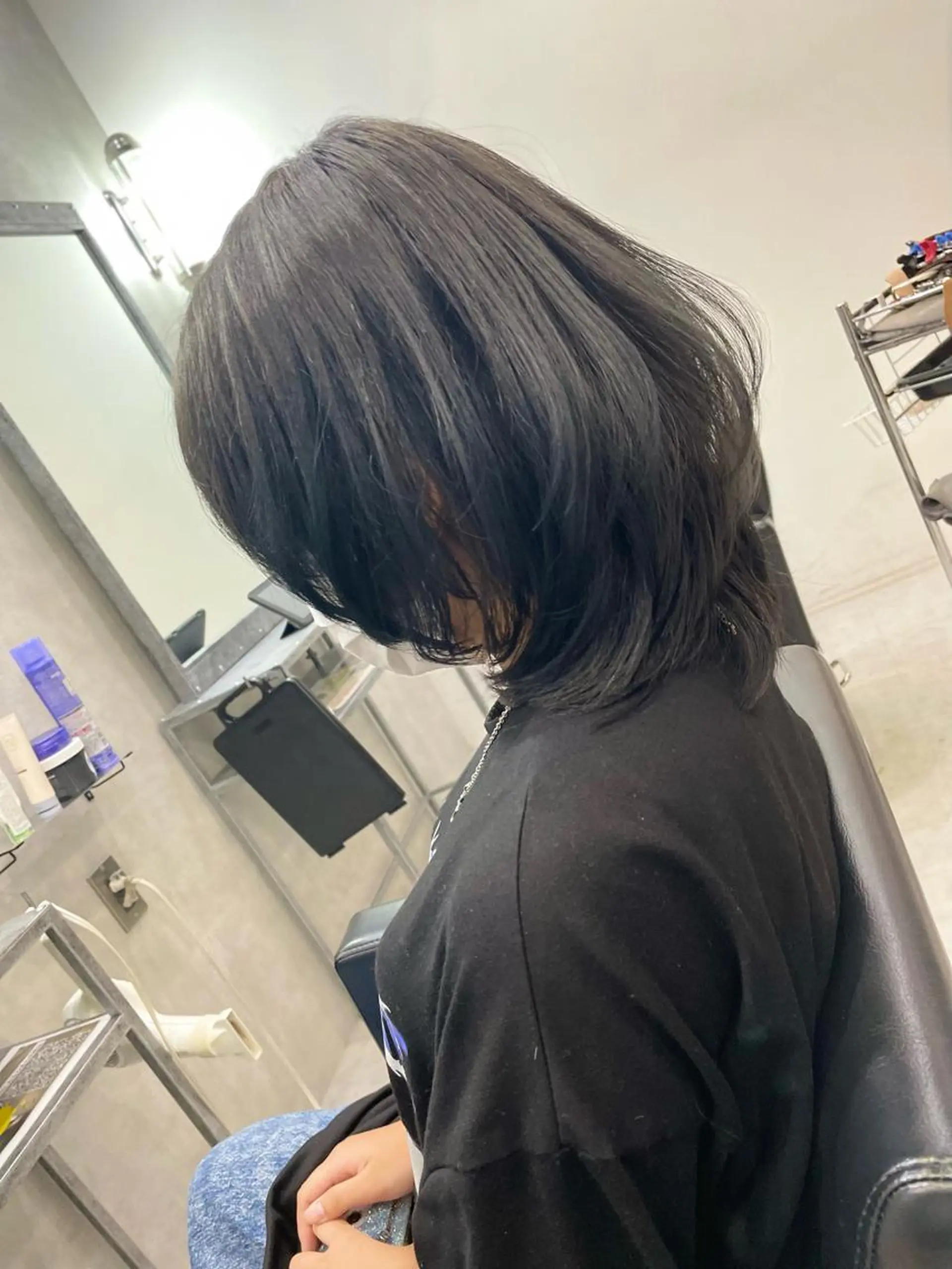 ミディアム カラー ヘアアレンジ ブルーカラー ネイビーカラー ウルフカット カット ヘアカラー トリートメント VIM hairおもろまち店のヘアスタイル