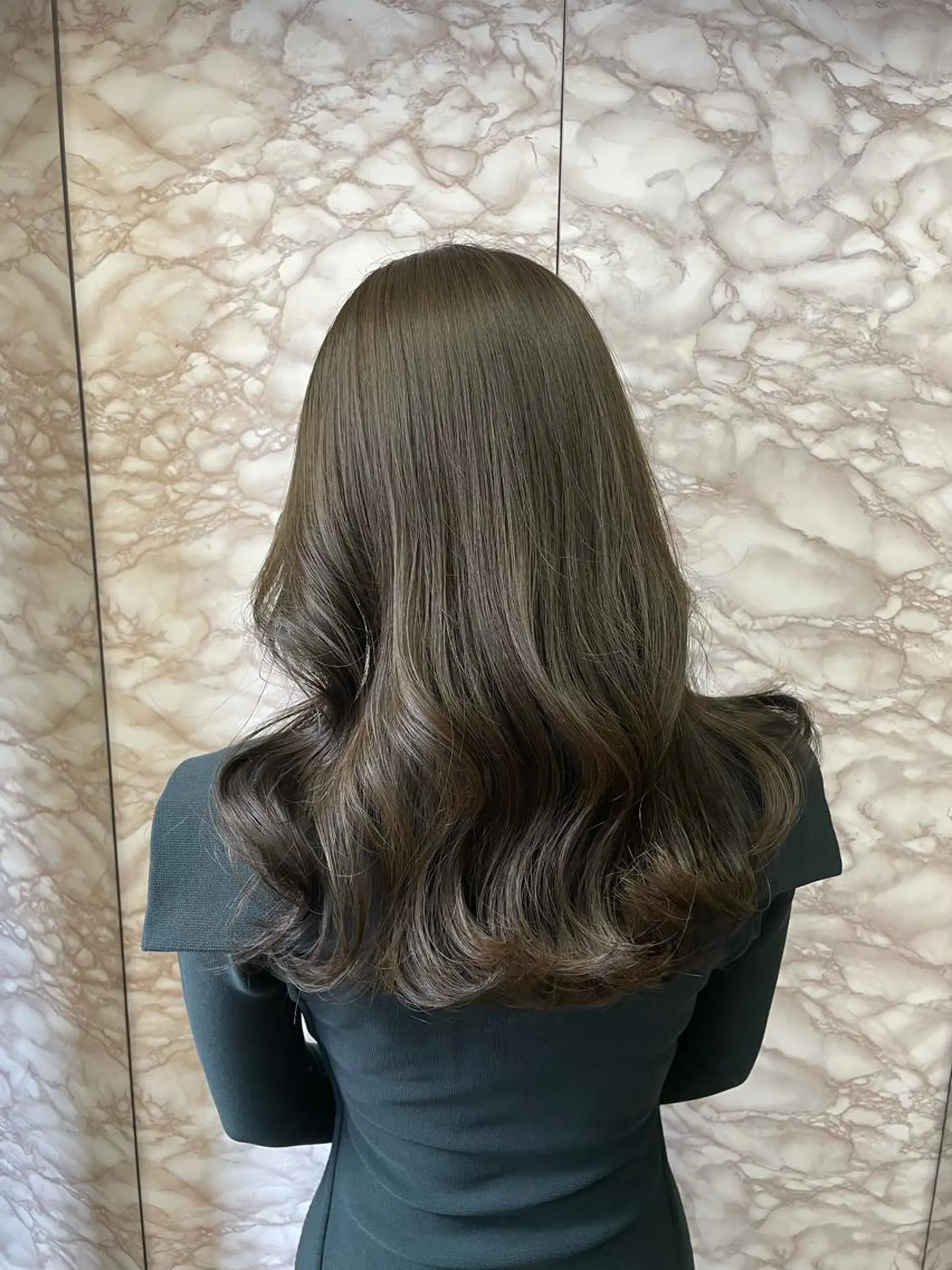 ミディアム カラー カット ヘアカラー トリートメント 極上の艶髪 RINAのヘアスタイル