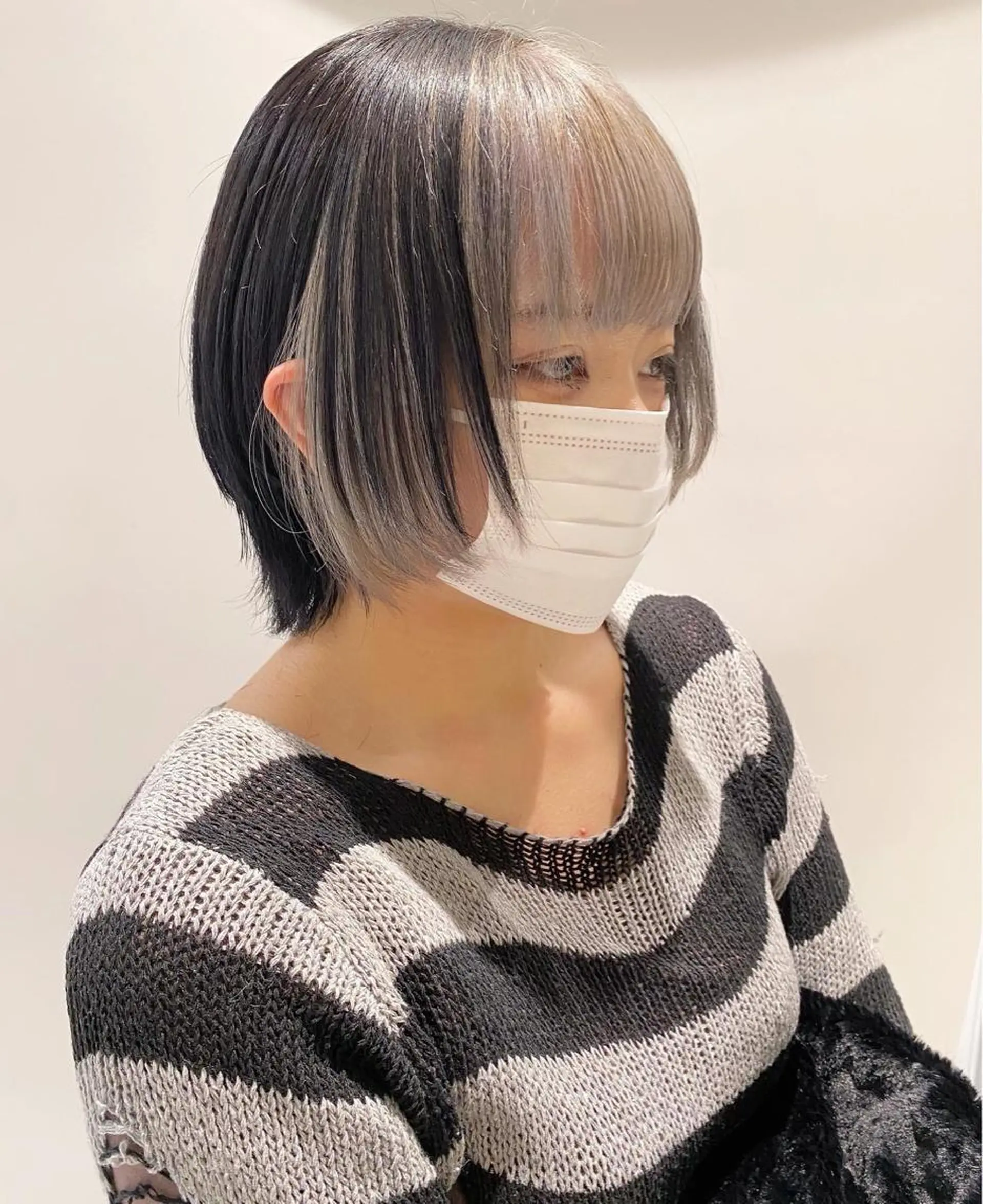 ショート カラー HOLON池袋所属・レイヤー/ウルフ/ ハッシュカット/七海のヘアスタイル