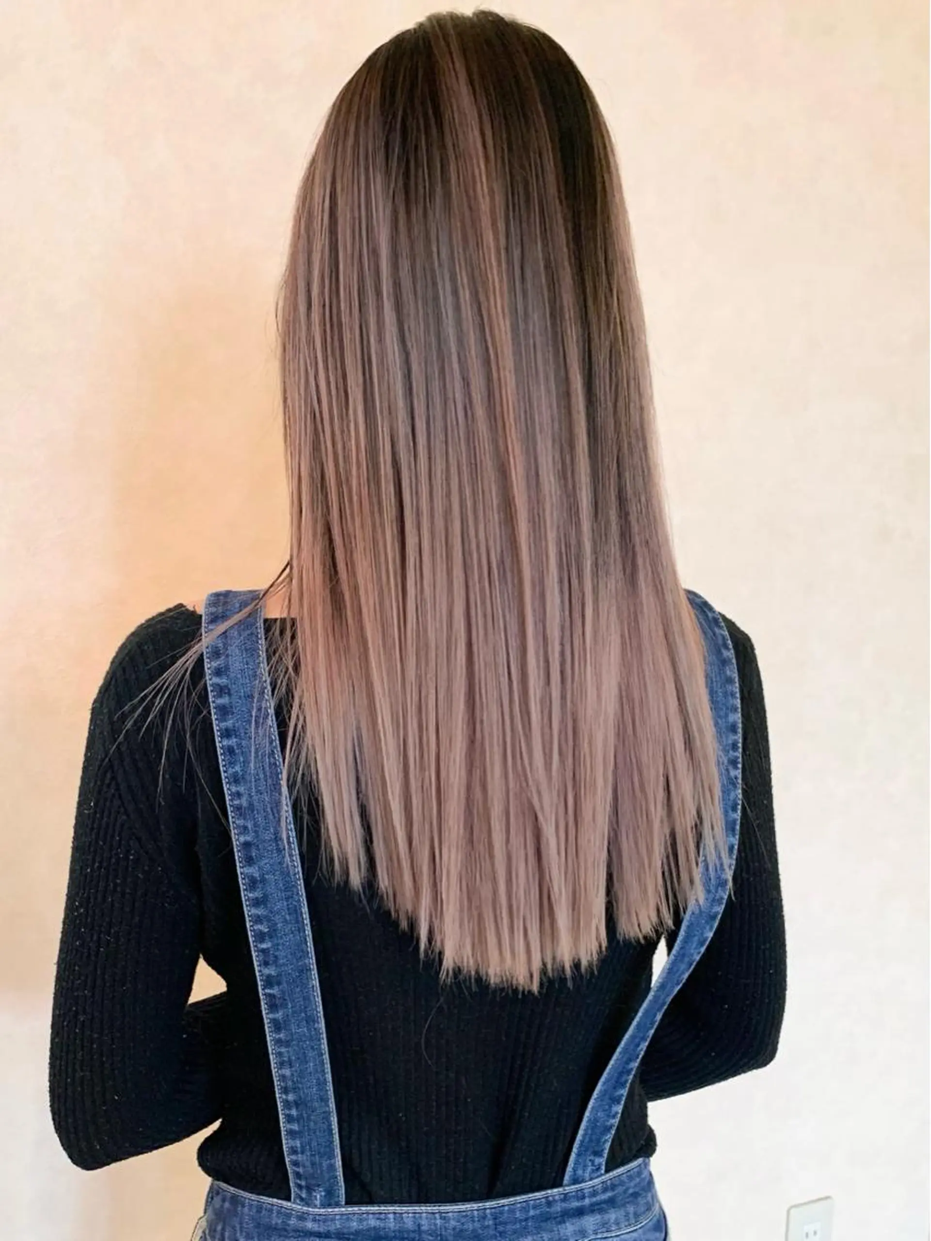 ロング レイヤーカット Lit所属・Lit.豊橋 夏目のヘアスタイル