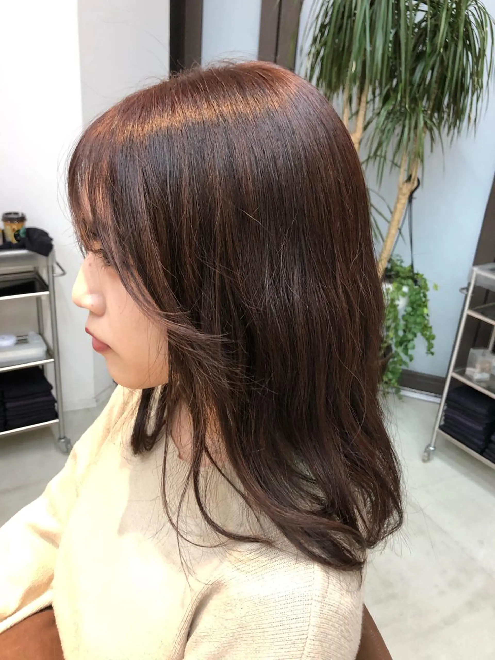 セミロング ヘアカラー astar所属・kotono🪿 透明感カラーのヘアスタイル