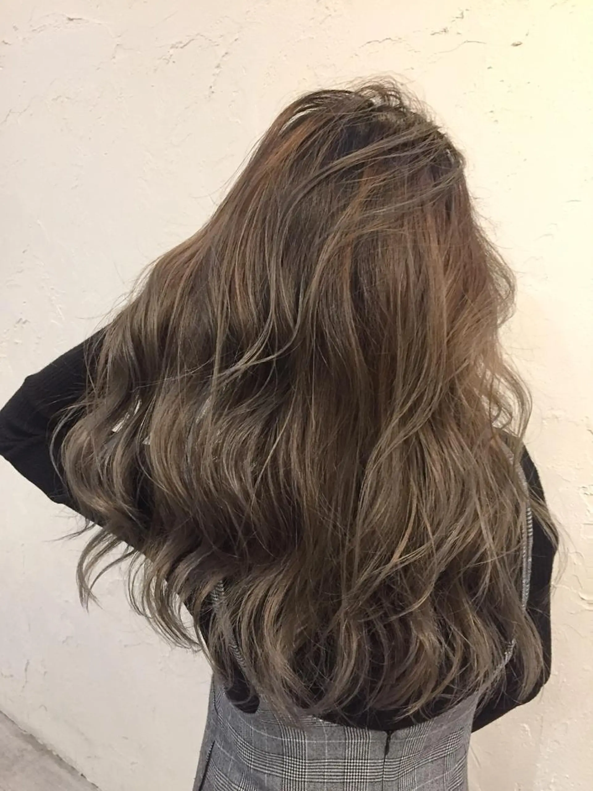 ロング カット ヘアカラー 韓国レイヤー外国人風 透明感カラー髪質改善のヘアスタイル