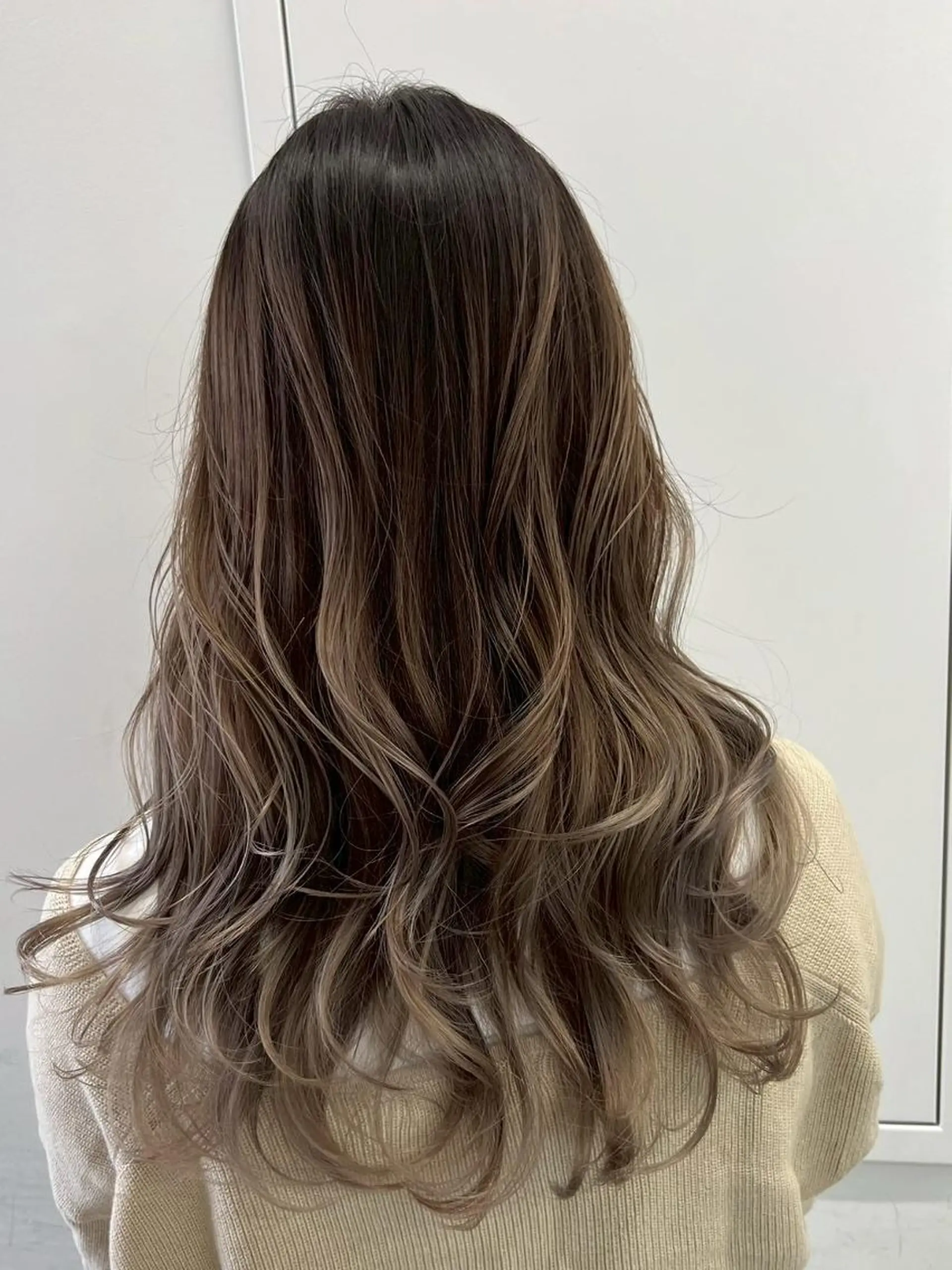 ロング カラー アディクシーカラー アッシュ ブルーカラー ダークアッシュ グレージュ 【公式】amble luxe池袋東口♻️のヘアスタイル