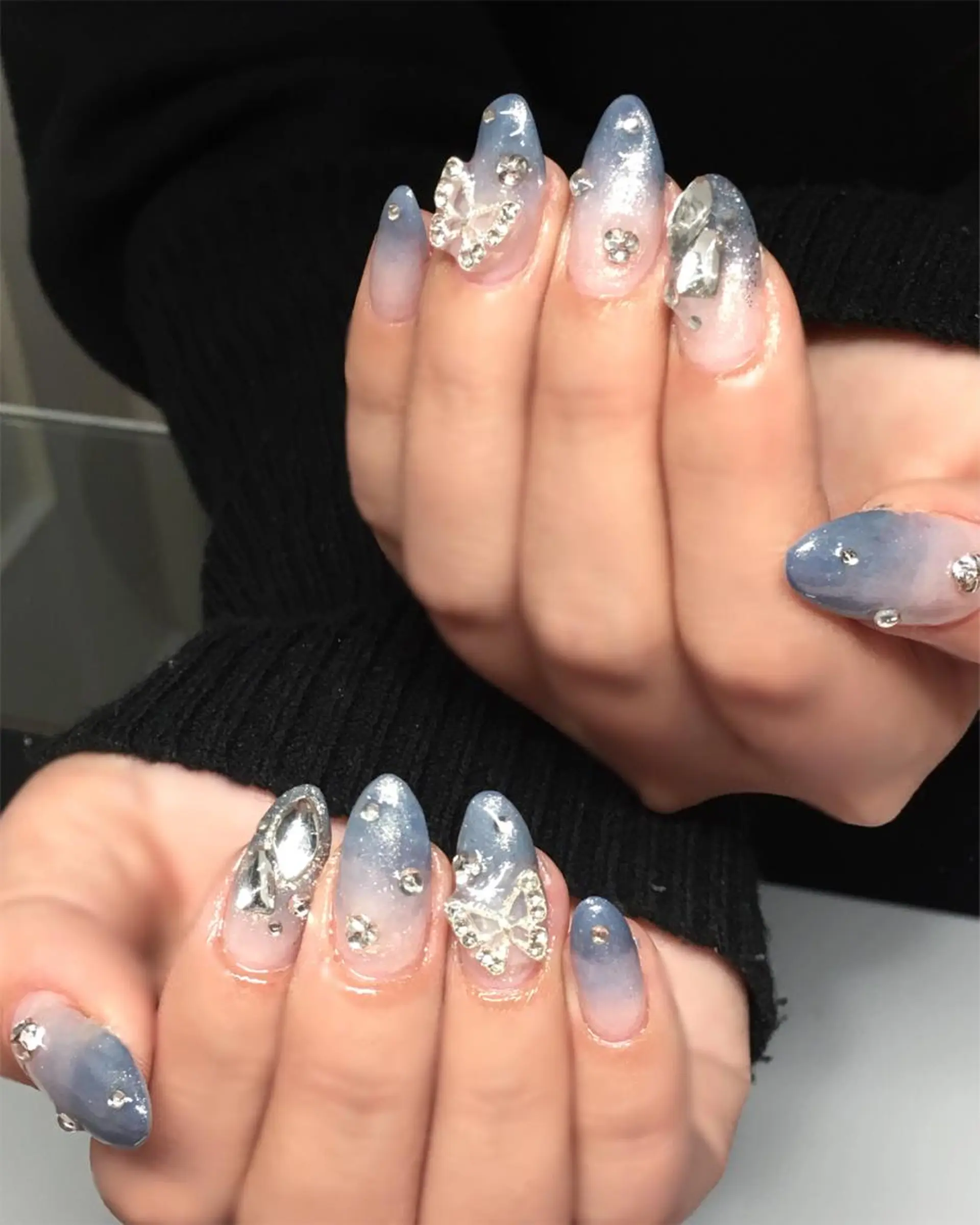 ネイル ブルー ジェルネイル グラデーション キラキラネイル 水色 Nyanco Nailのネイルデザイン