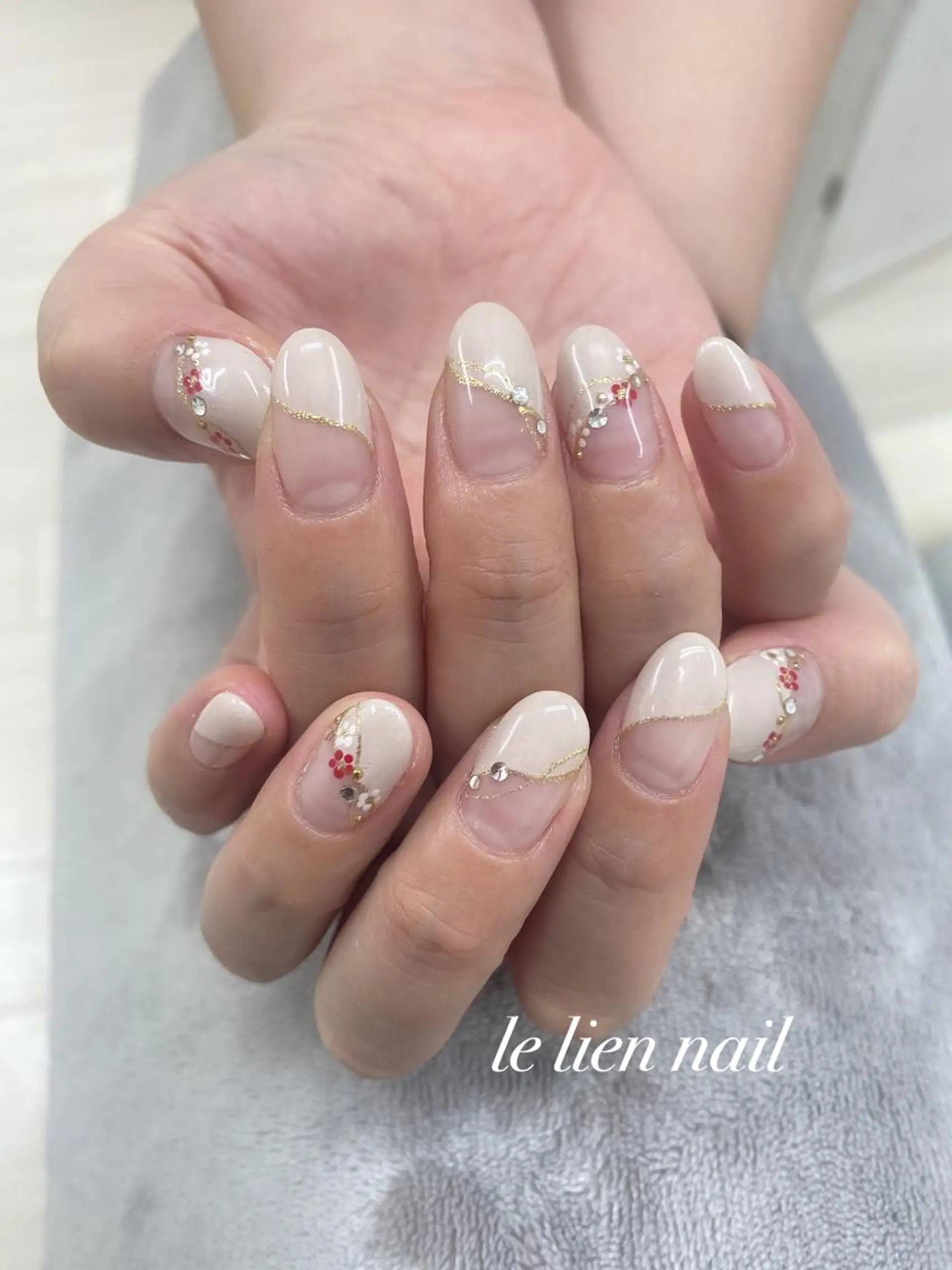 ネイル アートネイル フレンチネイル ラメ(グリッター) 斜めフレンチ ハンドネイル le lien nailのネイルデザイン