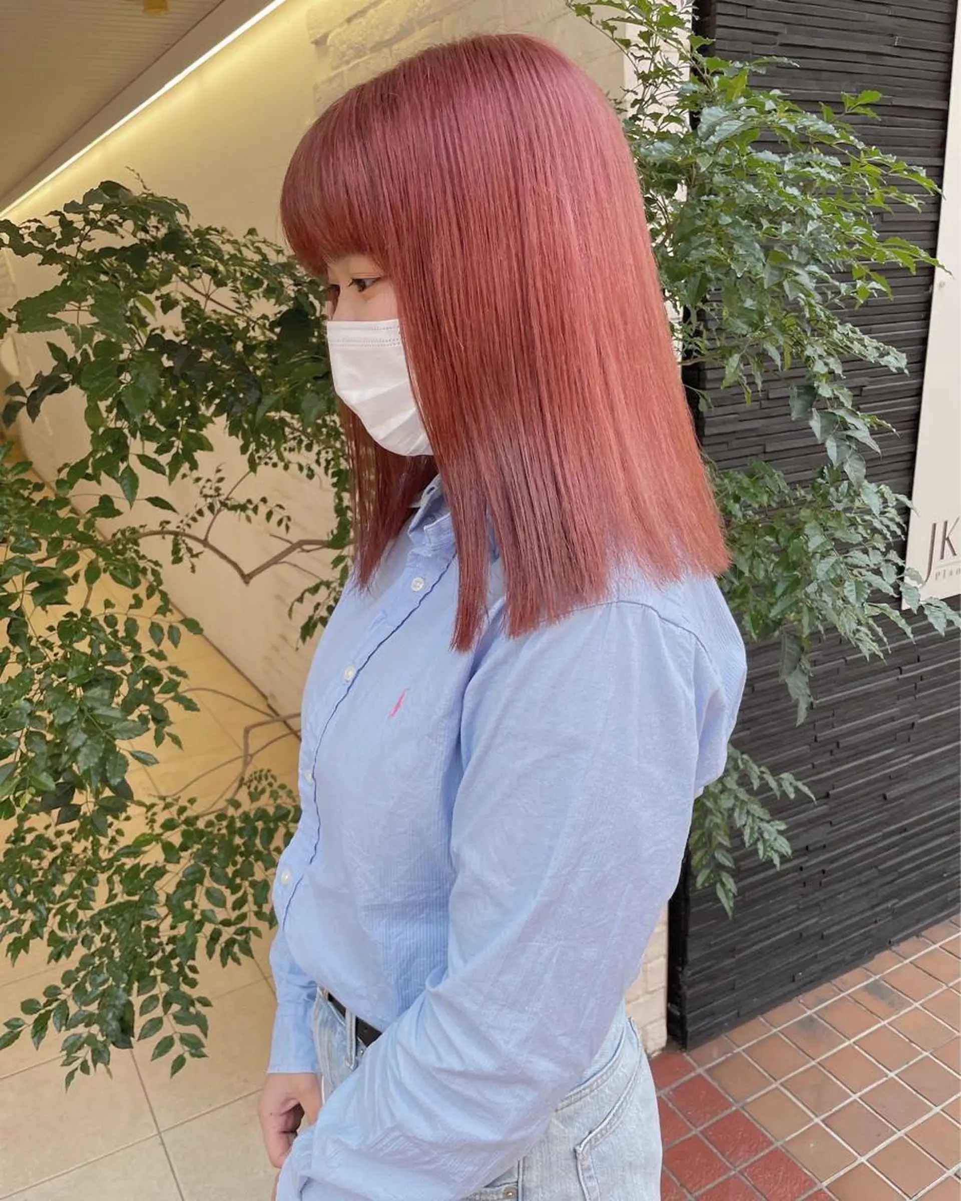 セミロング カラー ViVIE所属・VIVIE天神 ブリーチのヘアスタイル