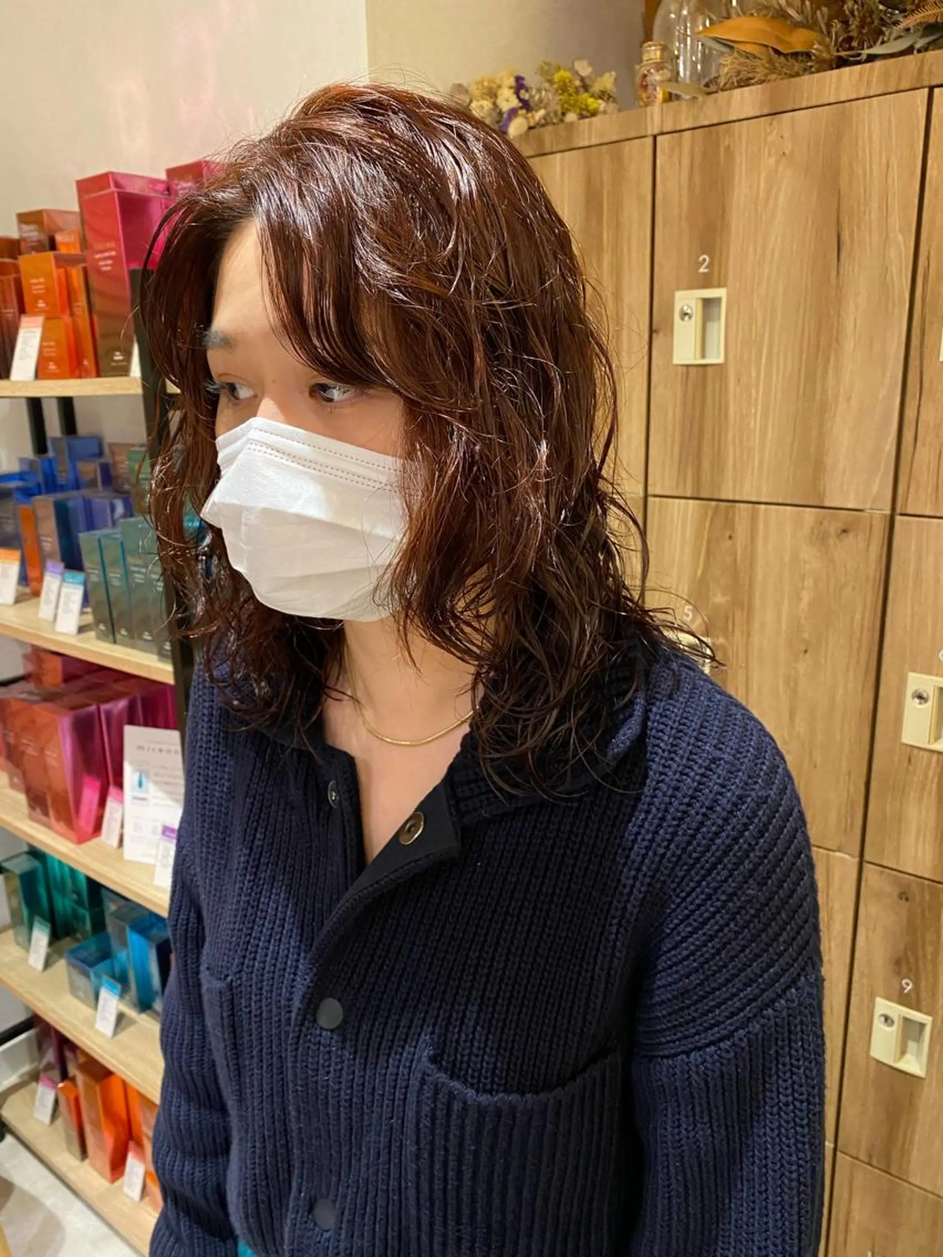 ミディアム カラー パーマ ミディアムパーマ ブラウンカラー オレンジ オレンジブラウン レイヤーカット ヘアカラー パーマ パーマ指名No1 /namiのヘアスタイル