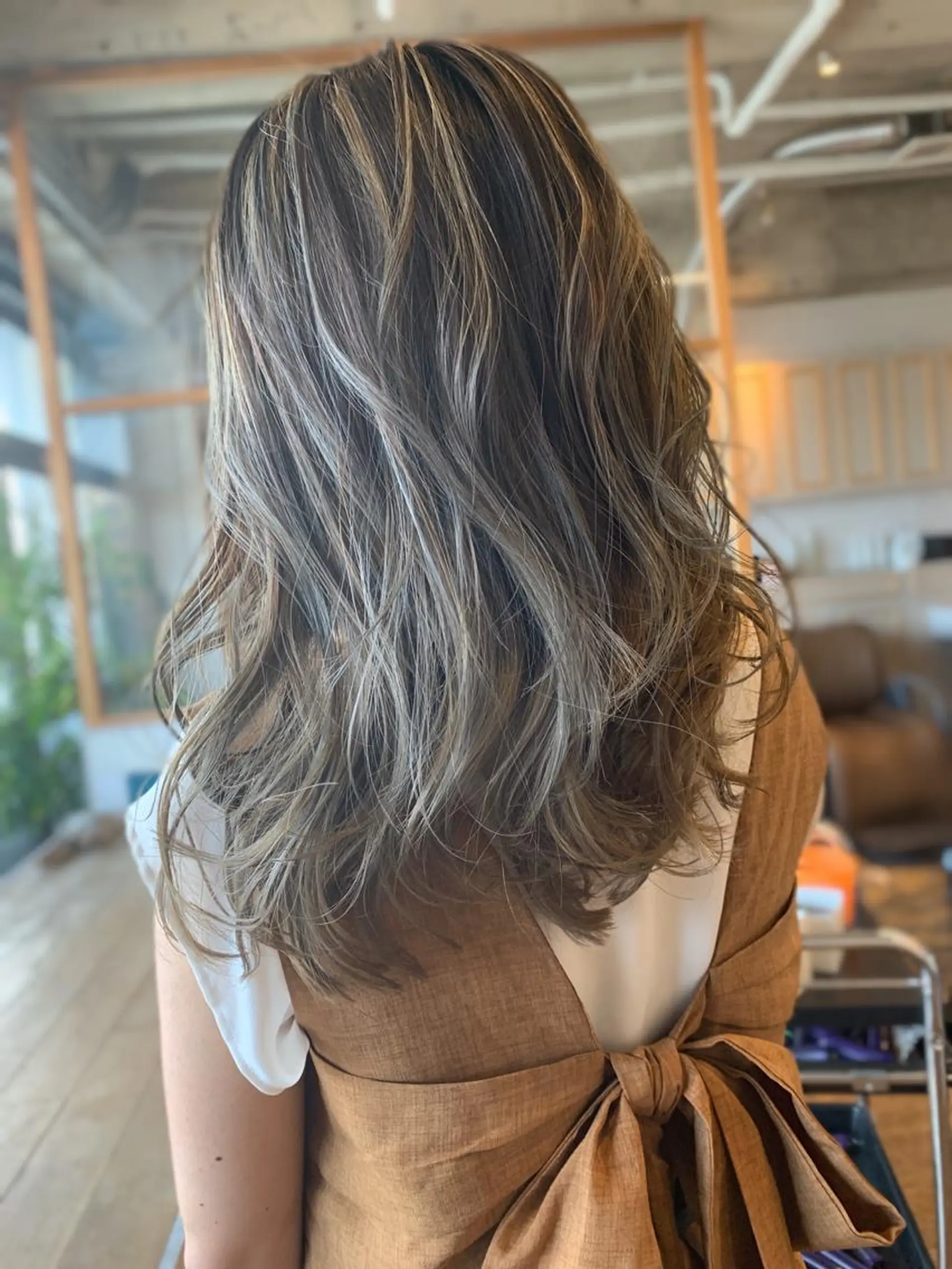 カラー バレイヤージュ Beyond（kitaro）所属・石井辰功也 フリーランス美容師のヘアスタイル