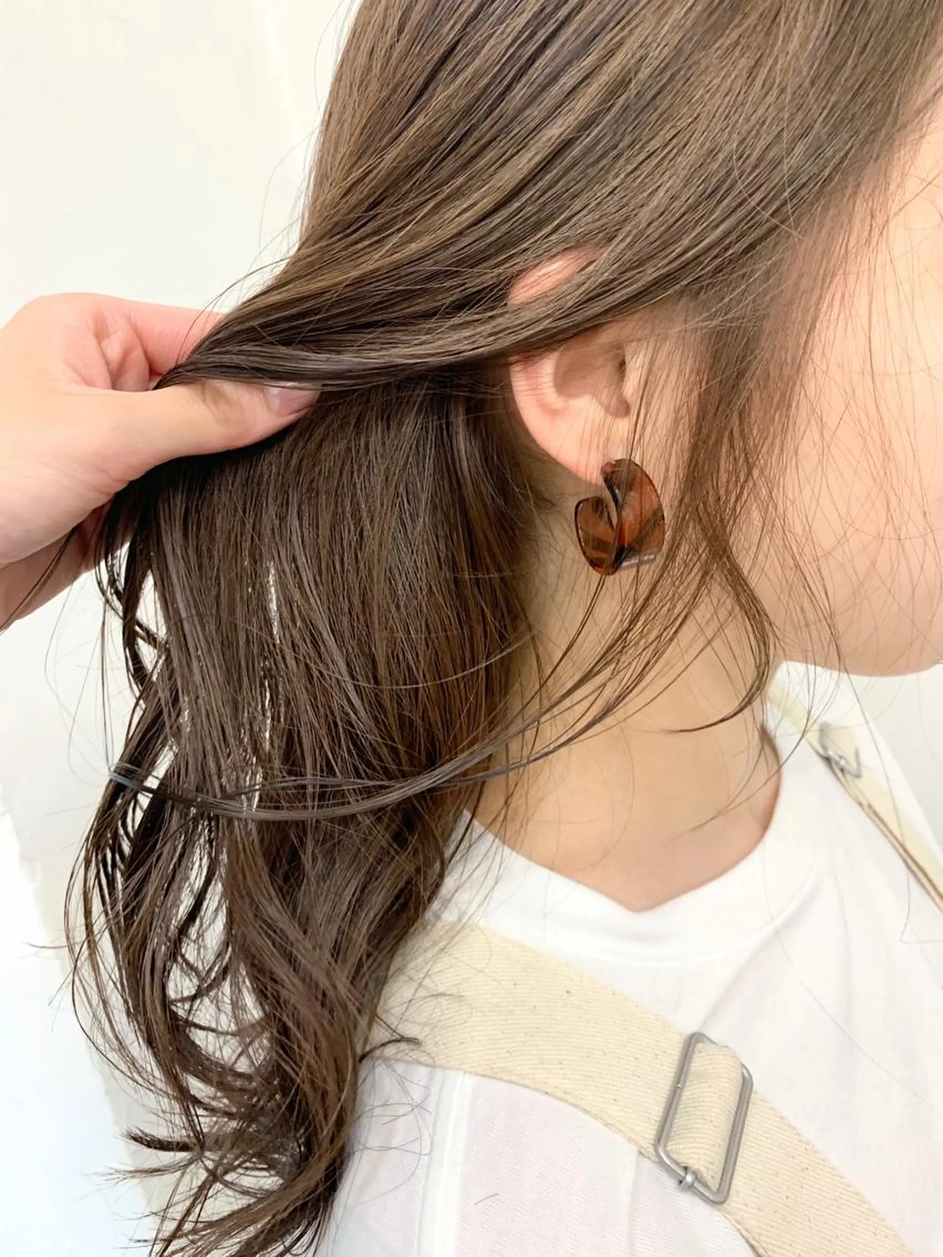 ロング カラー ベージュカラー ココアベージュ ヘアカラー トリートメント chama レイヤーカットのヘアスタイル