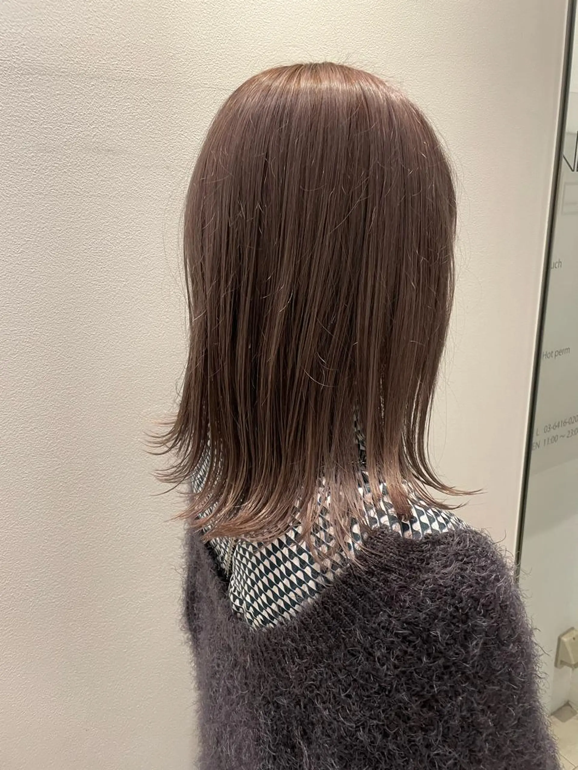 ミディアム カラー グレージュ イルミナカラー 外ハネヘア CiNEMA daikanyama所属・透明感カラー🫧 今泉健太のヘアスタイル