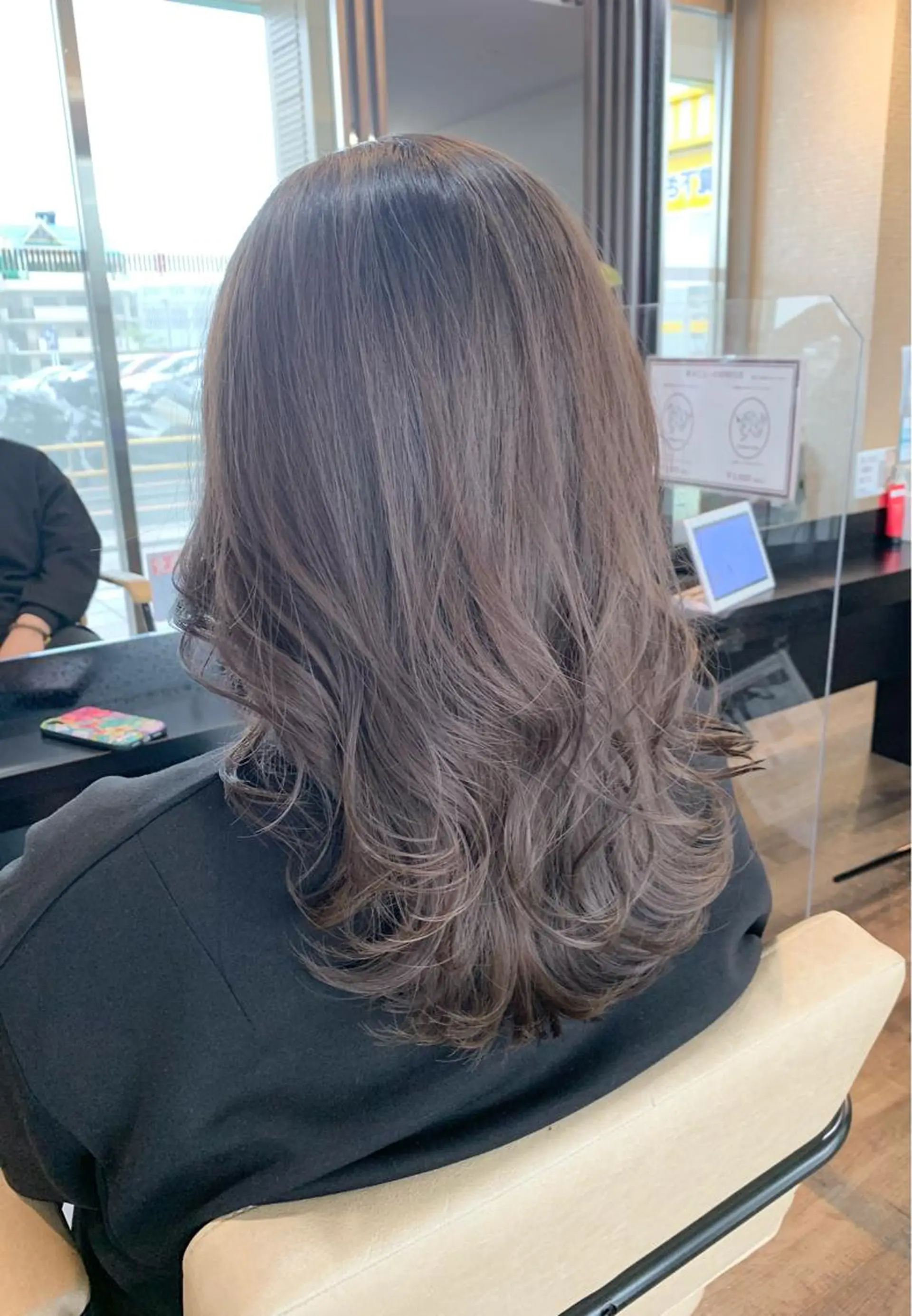 セミロング カラー カット ヘアカラー トリートメント STYLE　EKI　CITY所属・【艶カラー】 STYLE 和泉俊希のヘアスタイル