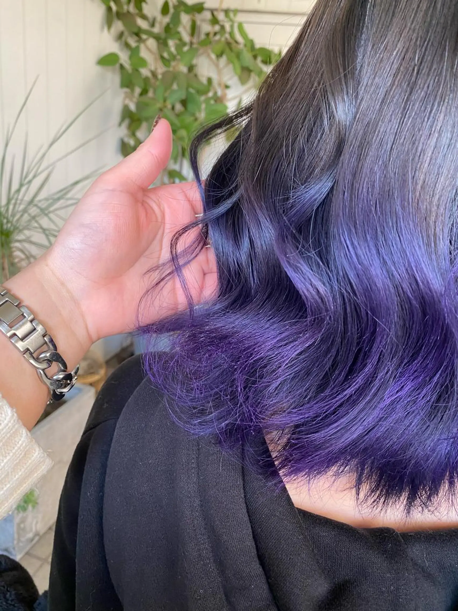 ショート カラー グラデーションカラー パープルカラー sio.nail&eyebrow salon shimokitazawa2号店所属・nailist mana𖤐´-のネイルデザイン