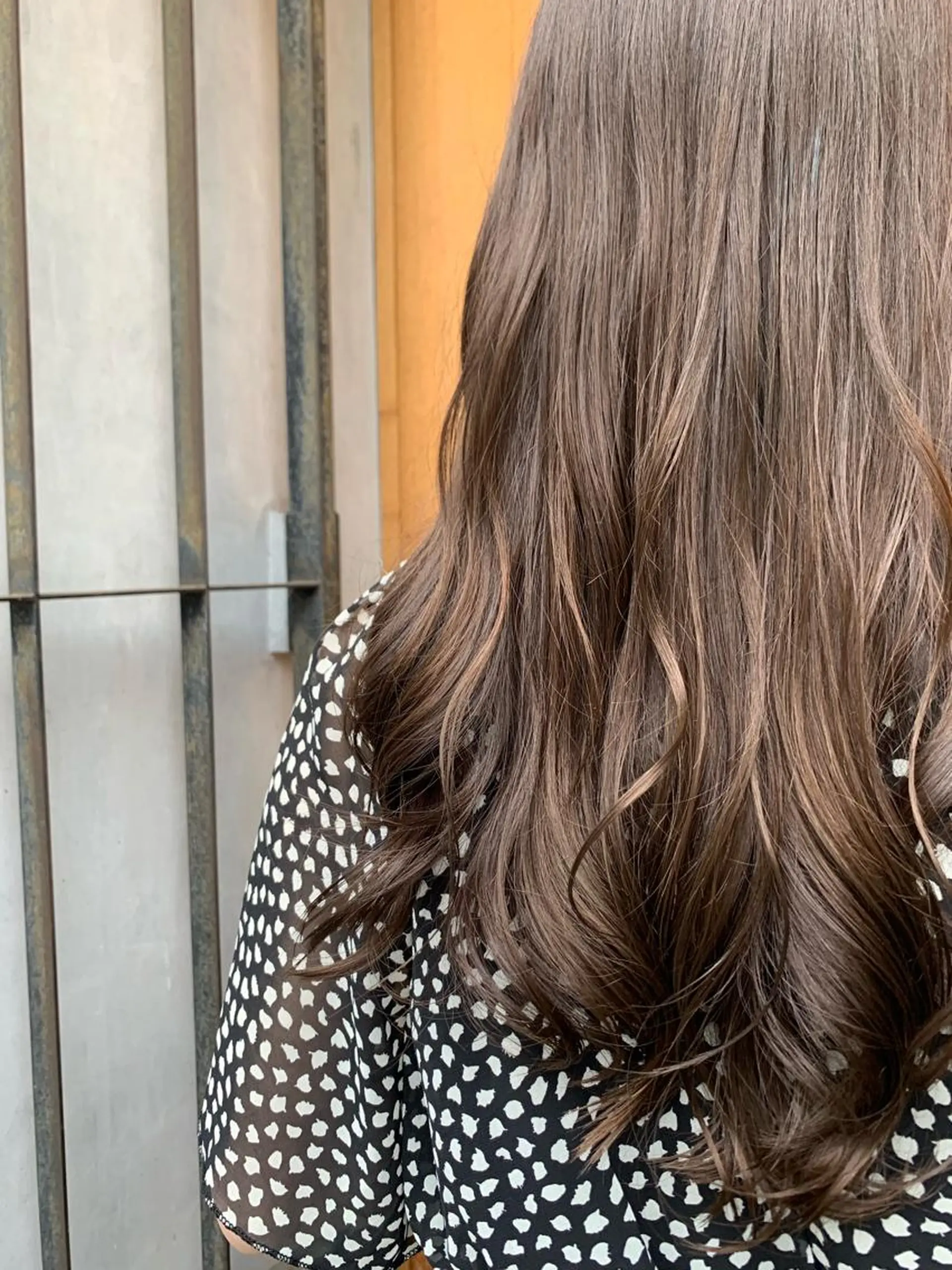 ロング カラー ヘアアレンジ ロングレイヤー ベージュカラー パープルカラー レイヤーカット ロング 門田 晴佳の眉毛・アイブロウイメージ