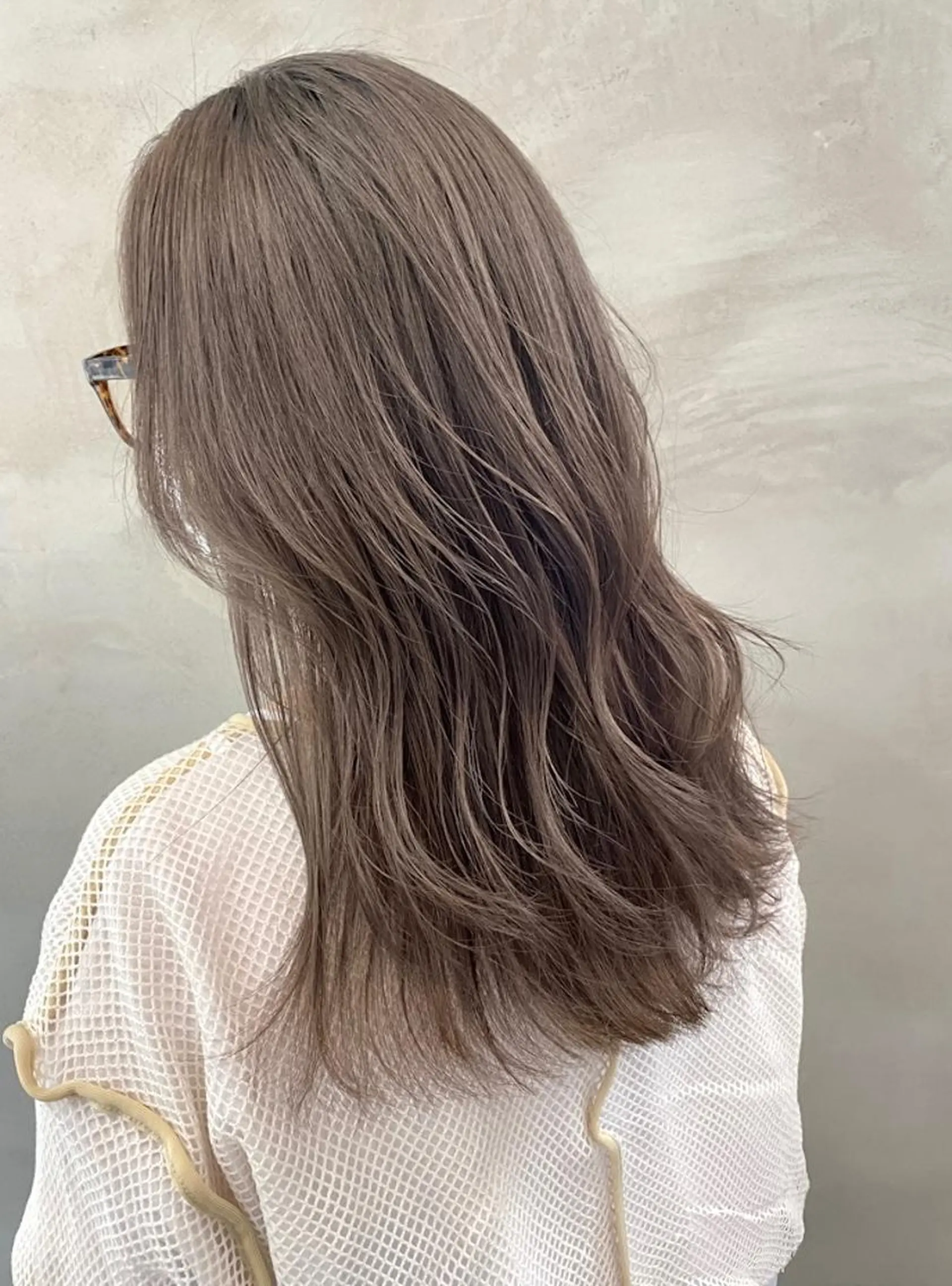 セミロング カラー ブリーチ グレージュ ミルクティーグレージュ ヘアカラー トリートメント pesca 長町南店 OIKAWAのヘアスタイル