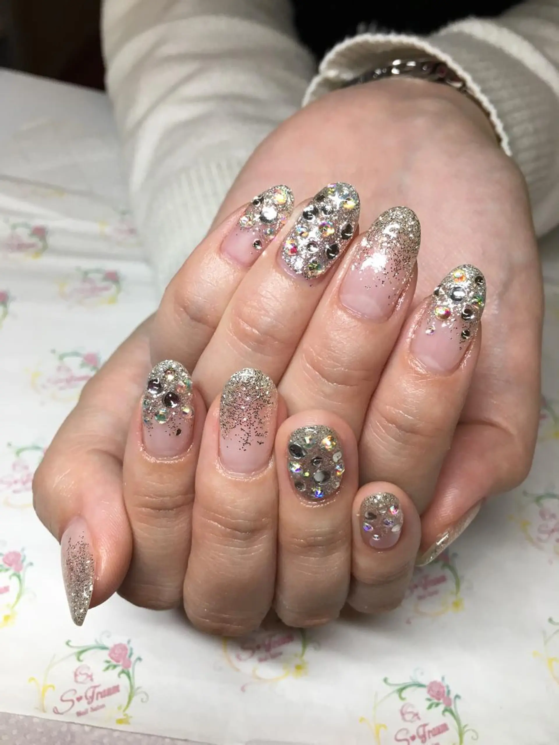 ネイル ラメ(グリッター) ラメグラデーション ストーンネイル Nail Salon S-Traum所属・Nail Salon S-Traumのネイルデザイン