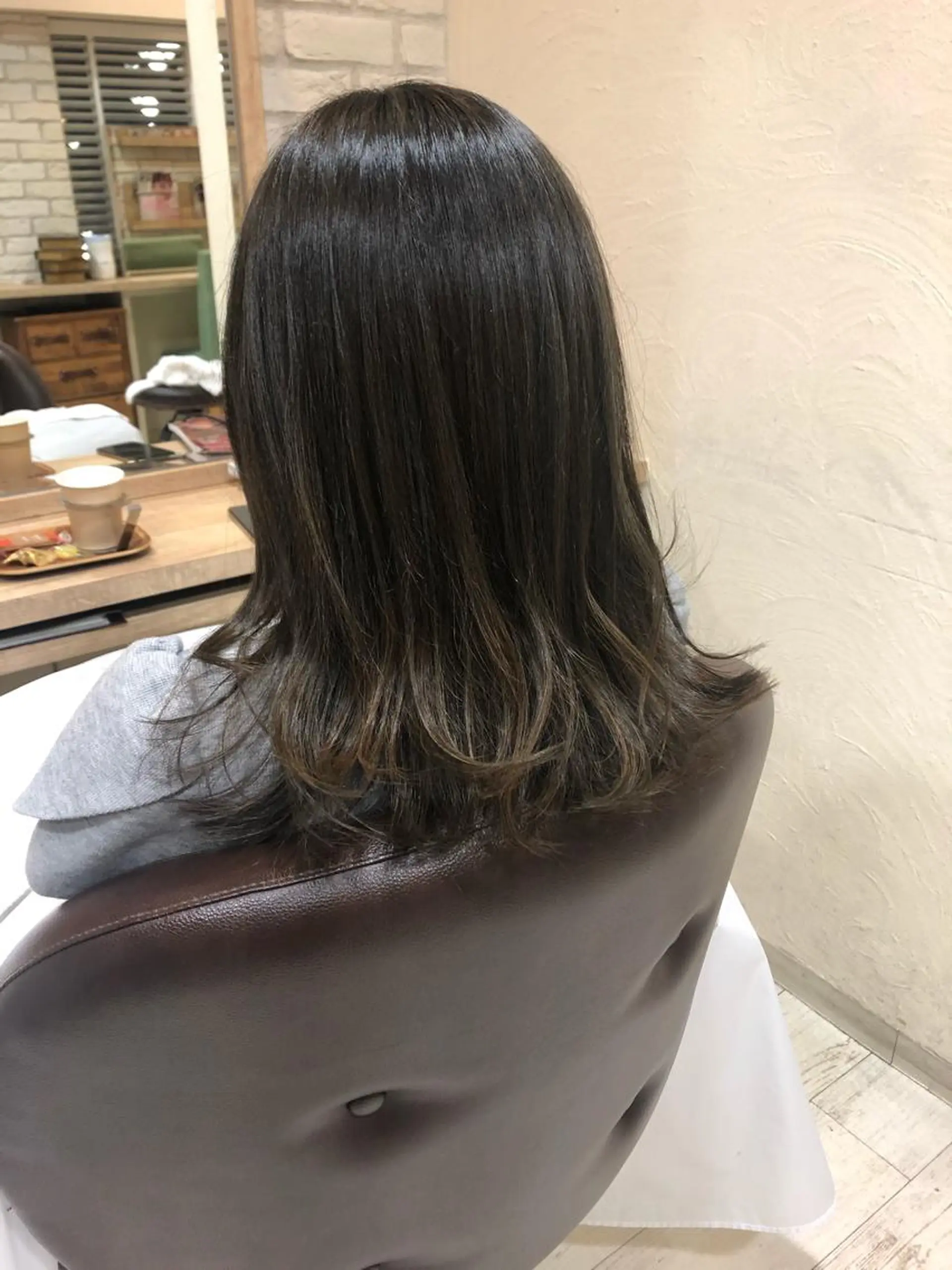 セミロング カラー ダブルカラー ハイライトカラー ハイライト 清水 有実子のヘアスタイル