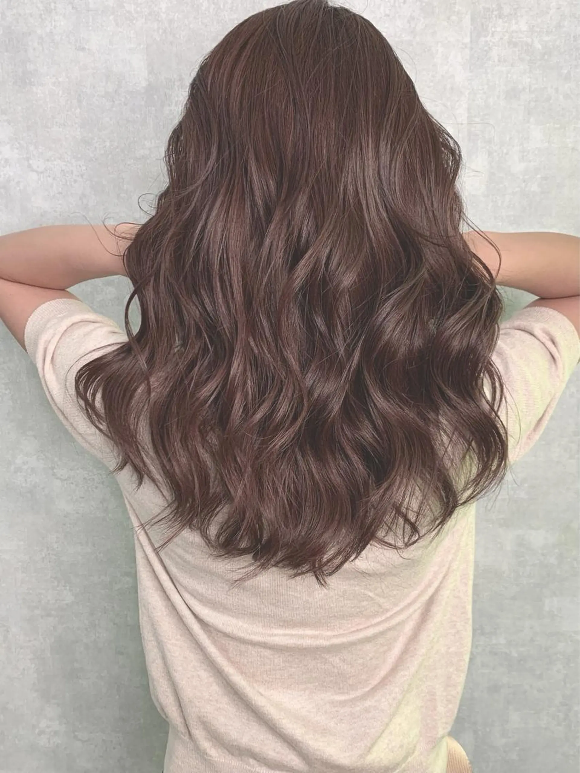 セミロング ピンクブラウン ハイライト 髪質改善 レイヤーカット トリートメント 小林 正樹のヘアスタイル