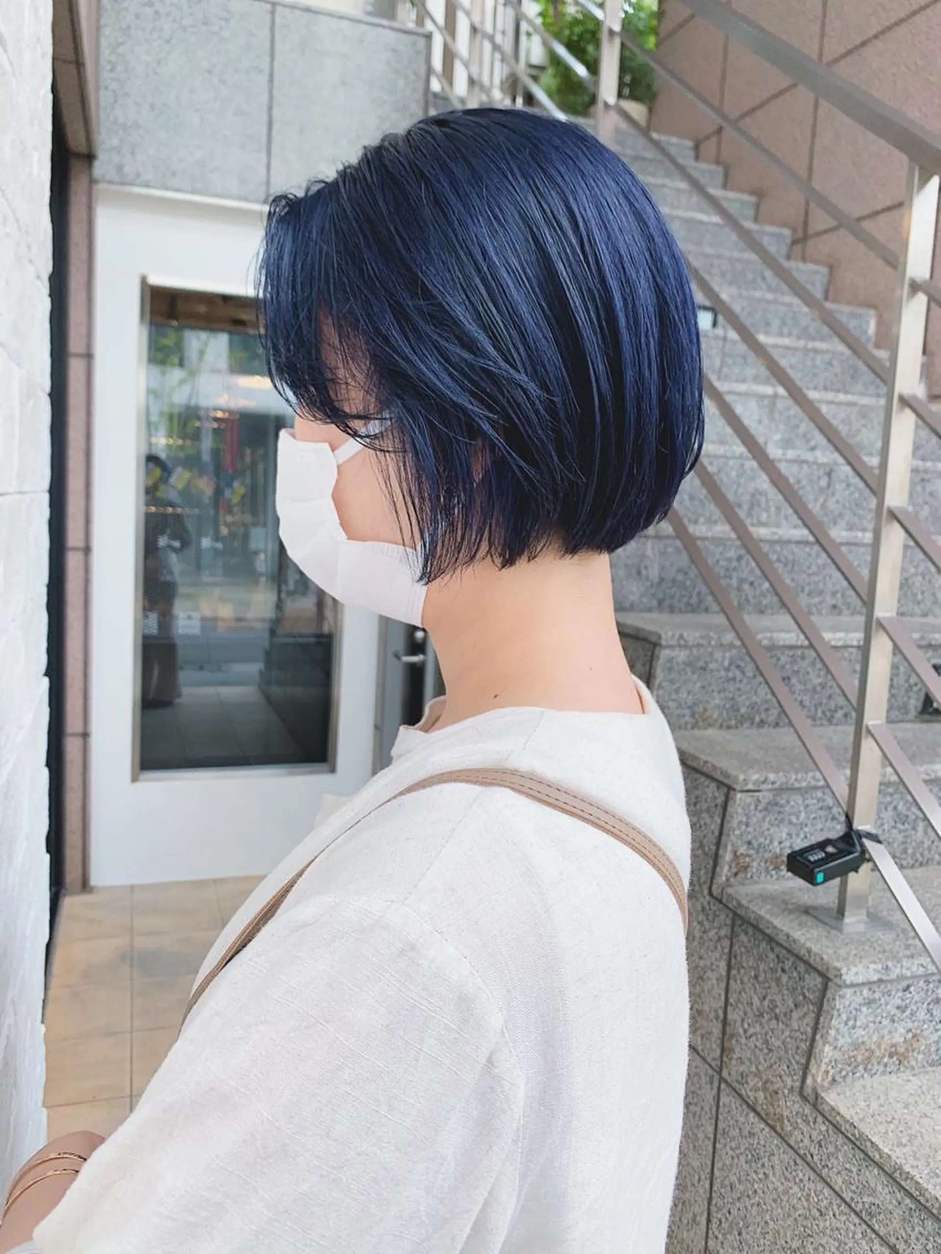 ショート カラー ネイル マツエク・マツパ カット ヘアカラー トリートメント グレージュ× ボブ× ハイトーン　前田隆太のヘアスタイル