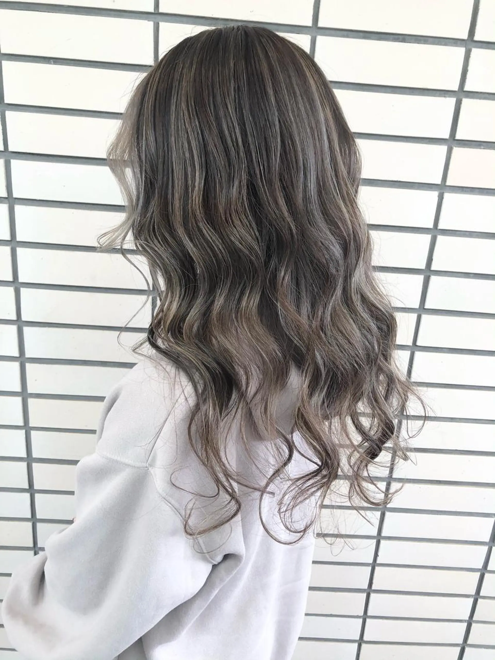 ロング カラー ハイライトカラー ハイライト カット ヘアカラー トリートメント 2nd所属・🤍2nd🤍田所 美希のヘアスタイル