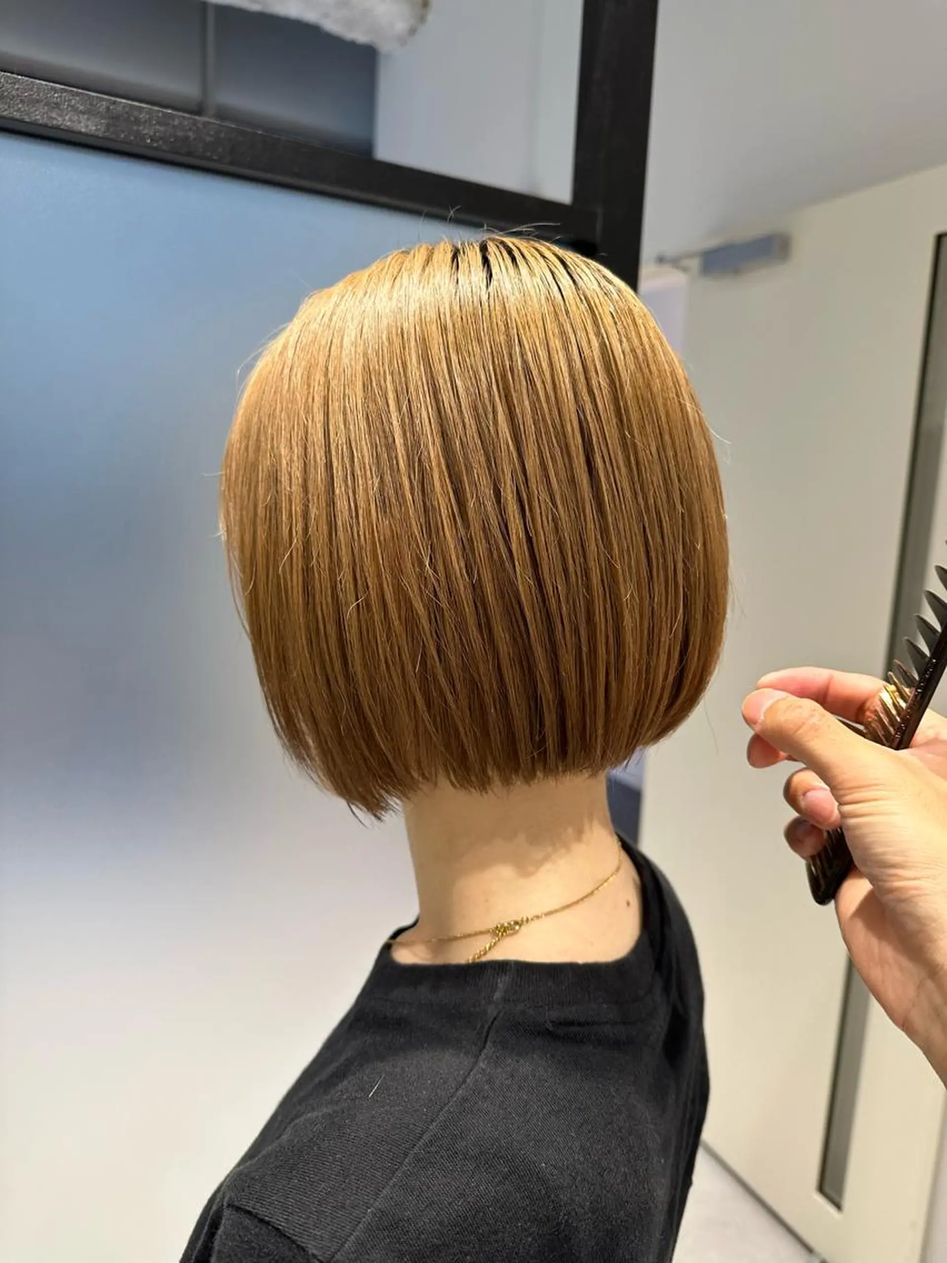 ショート ボブ SALOWIN心斎橋Suite店所属・ブリーチ毛にもできる 縮毛矯正OJIROのヘアスタイル