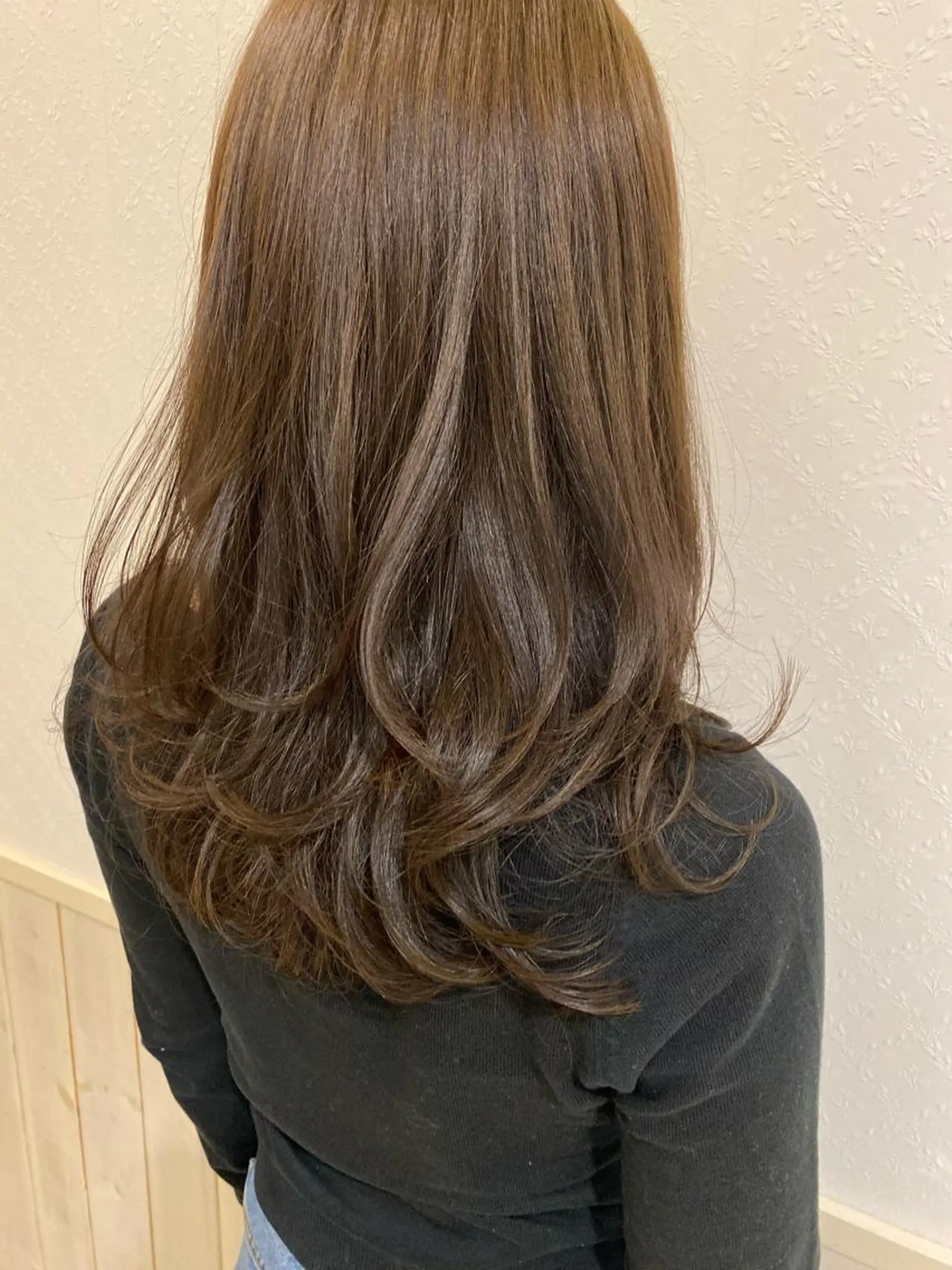 セミロング ヘアカラー 宮内 真乃のヘアスタイル