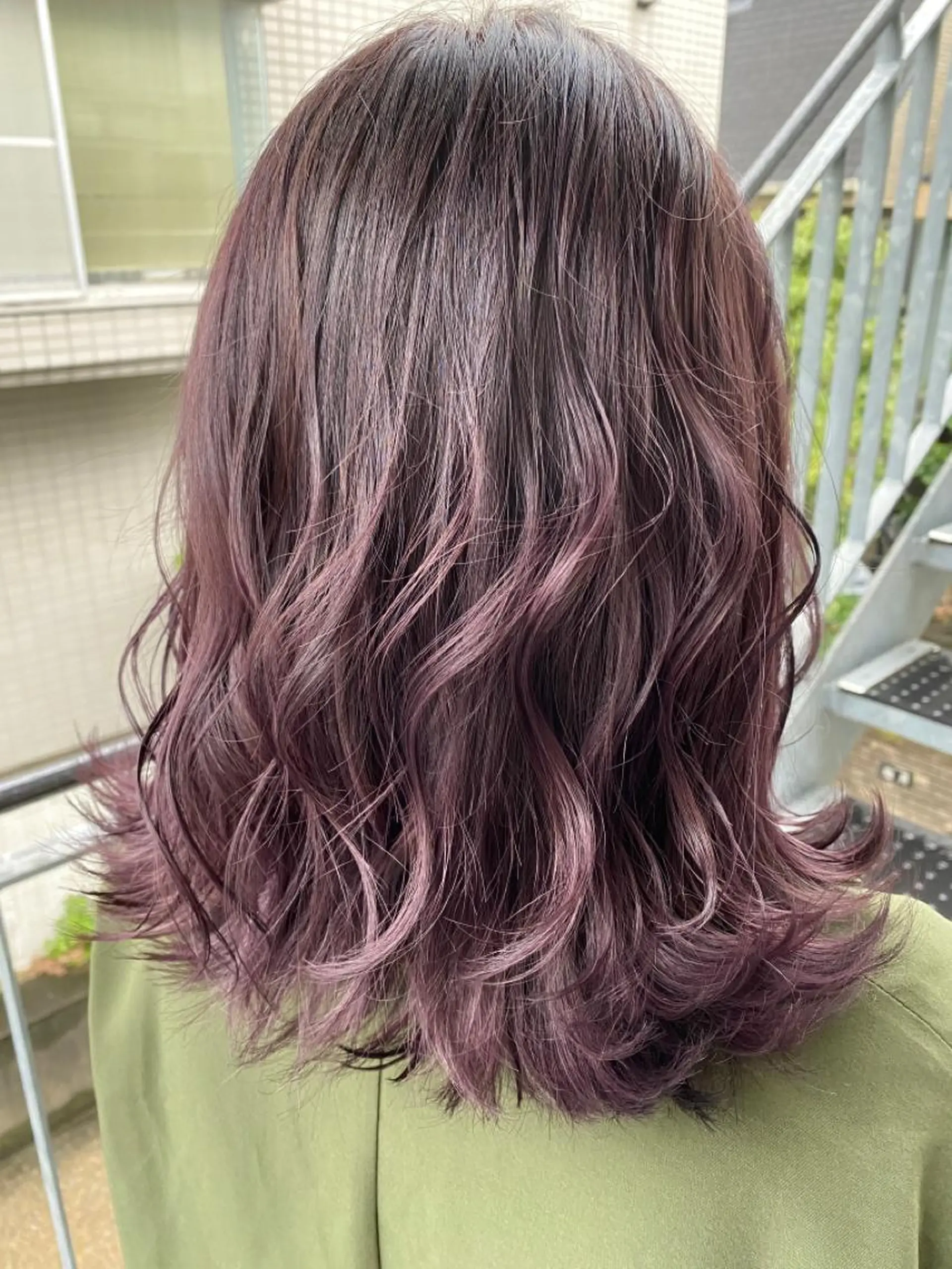 セミロング カット ヘアカラー トリートメント GO TODAYシェアサロン原宿Leap店所属・髪質改善 レイヤー Naoyaのヘアスタイル