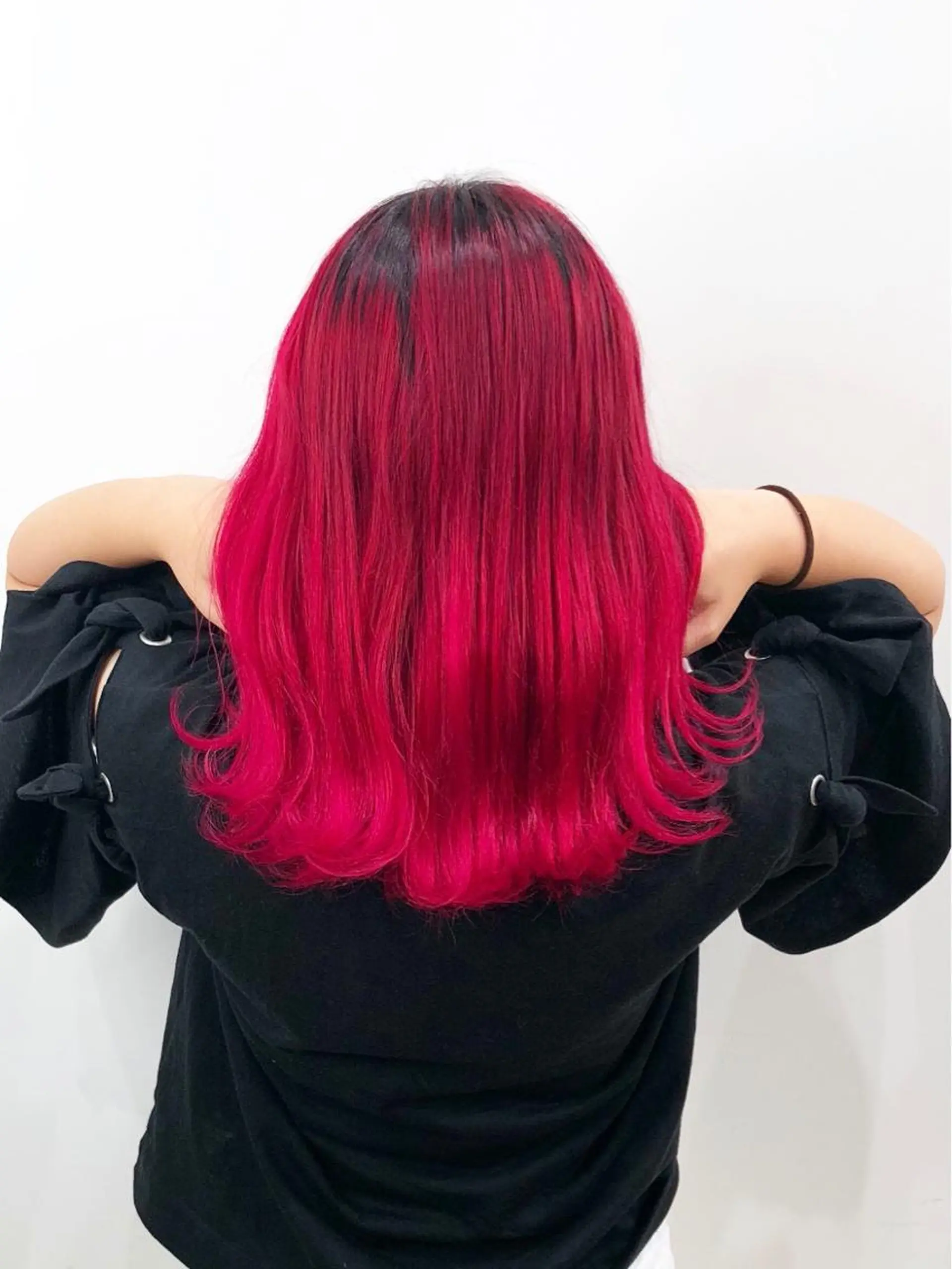 ミディアム カラー  渡部 妃月のヘアスタイル