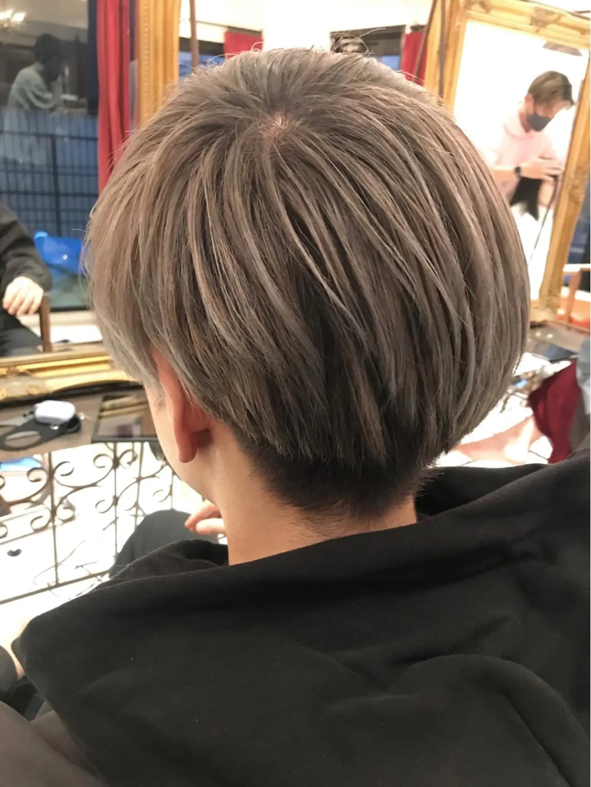 ショート カラー メンズ BEBE所属・ブリーチなし 透明感カラーKANAのヘアスタイル