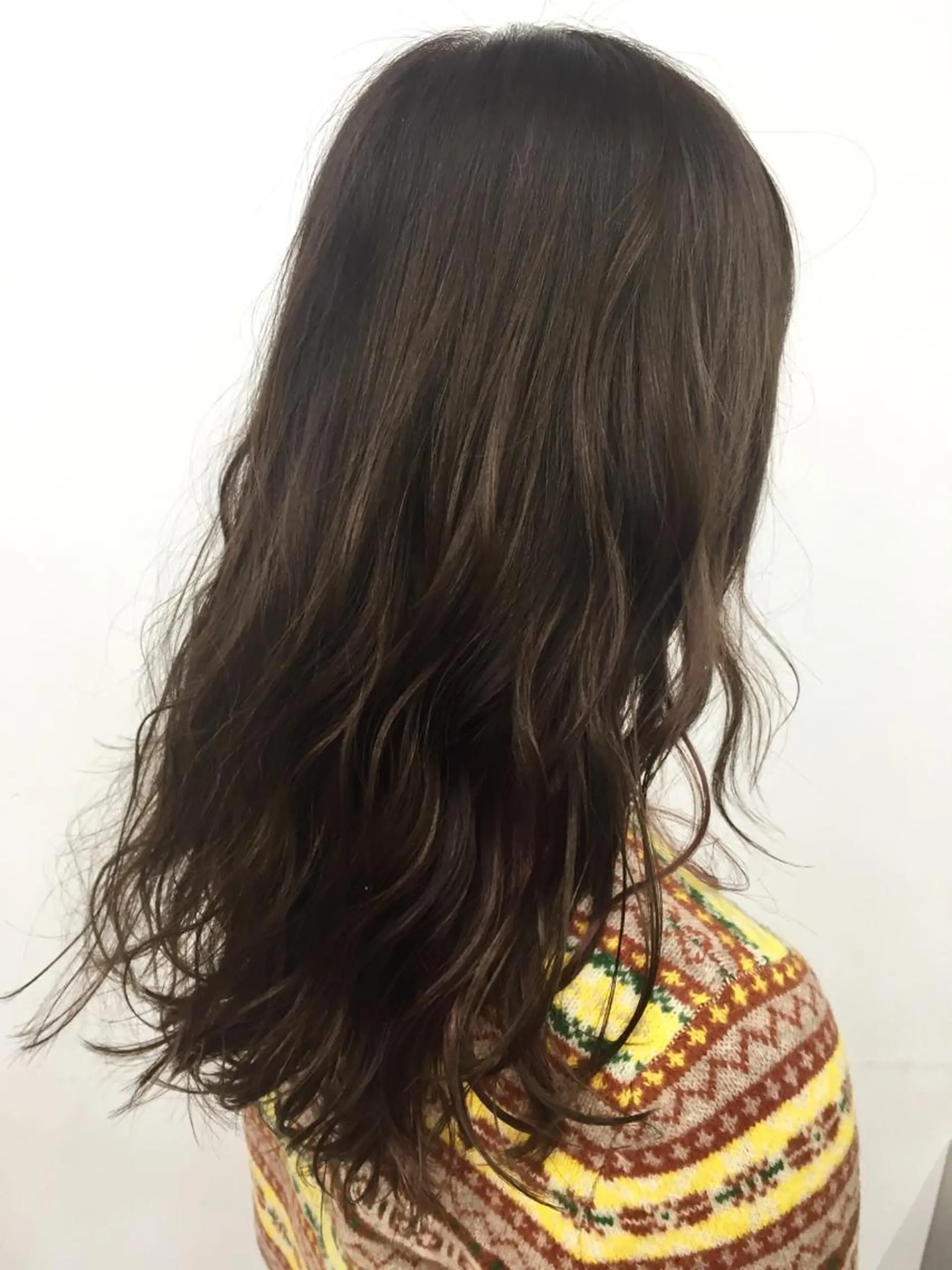 ロング カラー イルミナカラー 岩崎 裕司のヘアスタイル