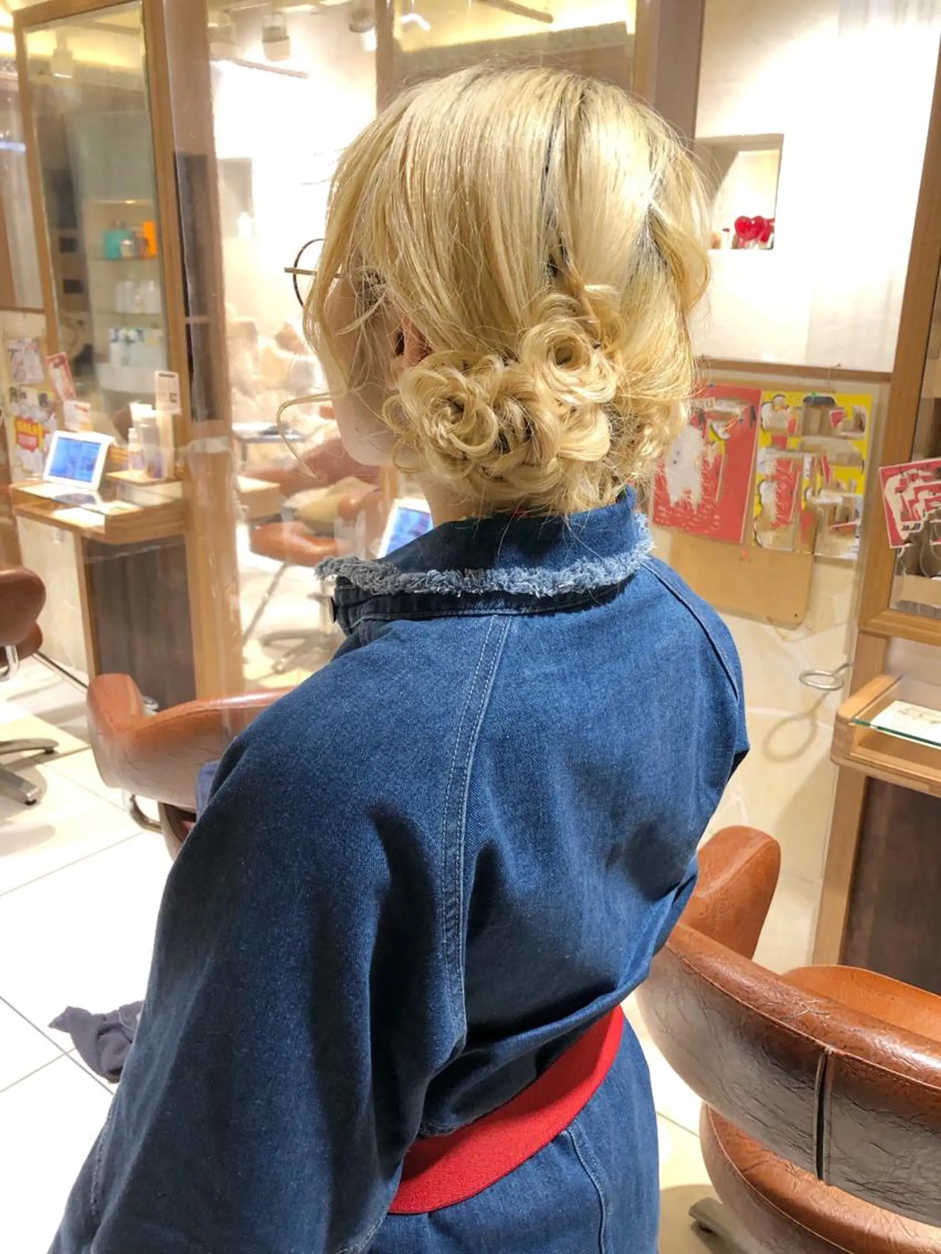 ロング カラー ヘアアレンジ ブリーチ ハイトーンカラー 【ディレクター 🧸🤍田澤 唯那】のヘアスタイル