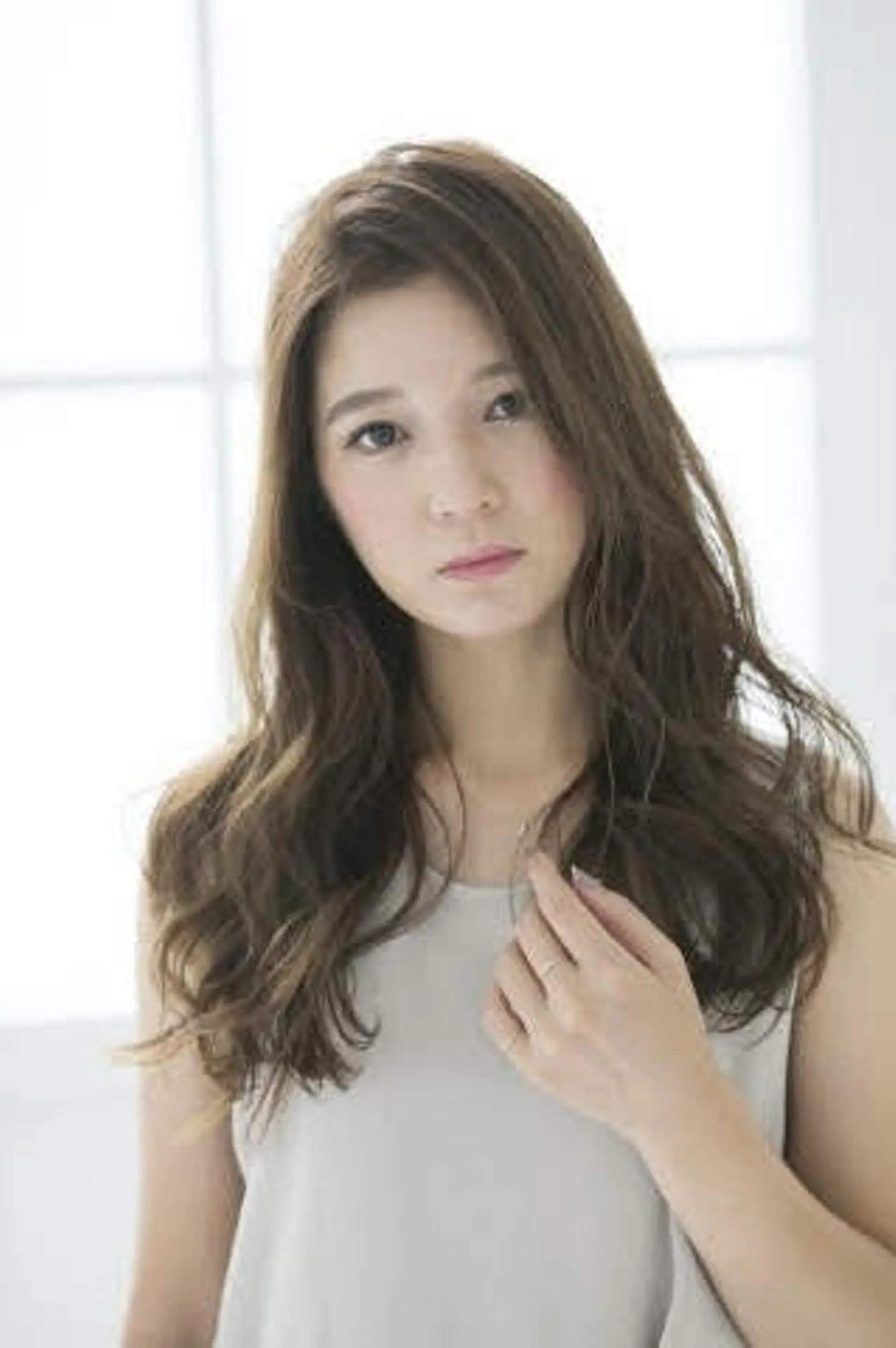 ロング カット ヘアカラー トリートメント alushe 岡 陽子のヘアスタイル