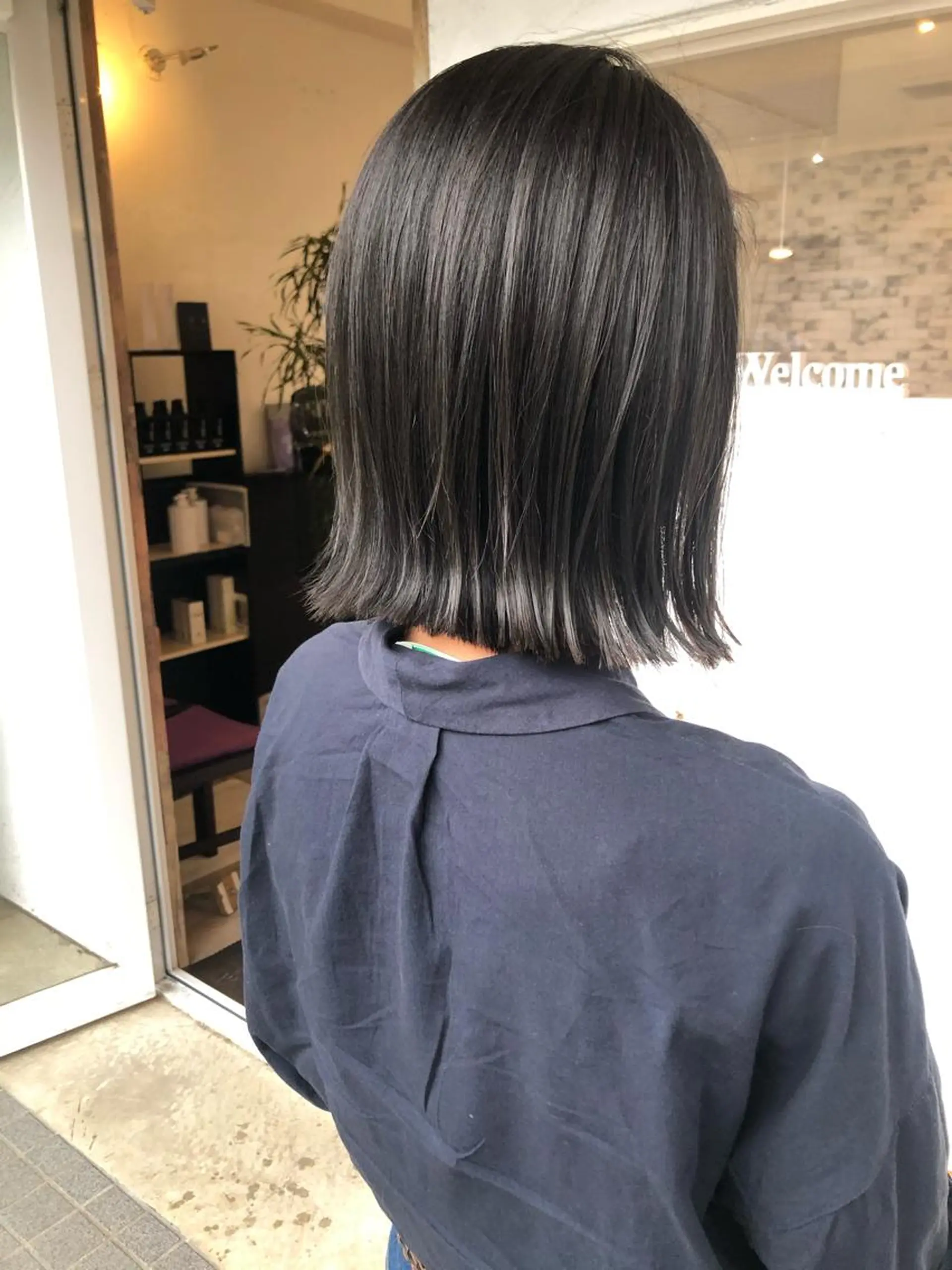 ショート カラー 切りっぱなしボブ アッシュ アッシュグレー ボブ カット ヘアカラー トリートメント 後藤 陽花子のヘアスタイル