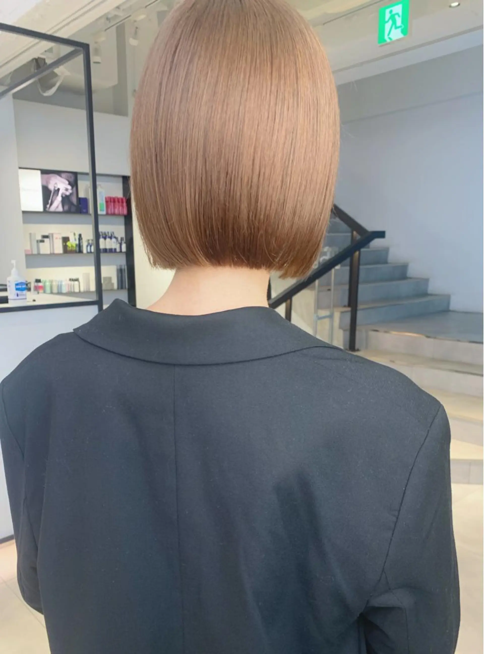 ショート カラー ブリーチ ケアブリーチ カット ヘアカラー Kureha/ネイル レイヤー/酸性縮毛のヘアスタイル