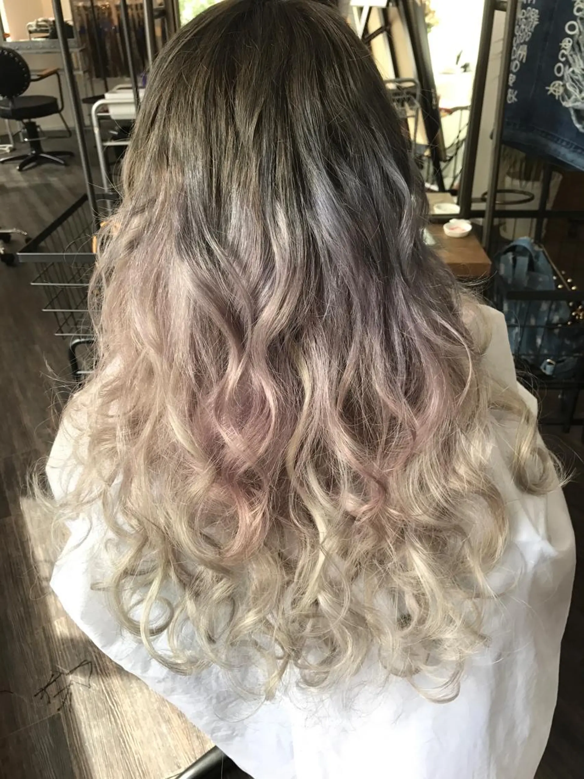 ロング カラー WEST O LAND所属・WEST OLAND 安藤のヘアスタイル