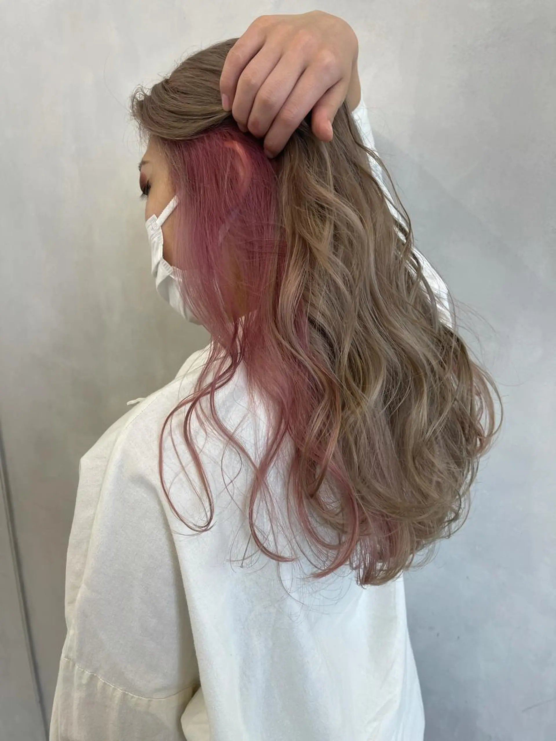 ロング カラー ブリーチ ケアブリーチ ピンクカラー ヘアカラー トリートメント 🦋レイヤーカット ミドリカワ🦋のヘアスタイル