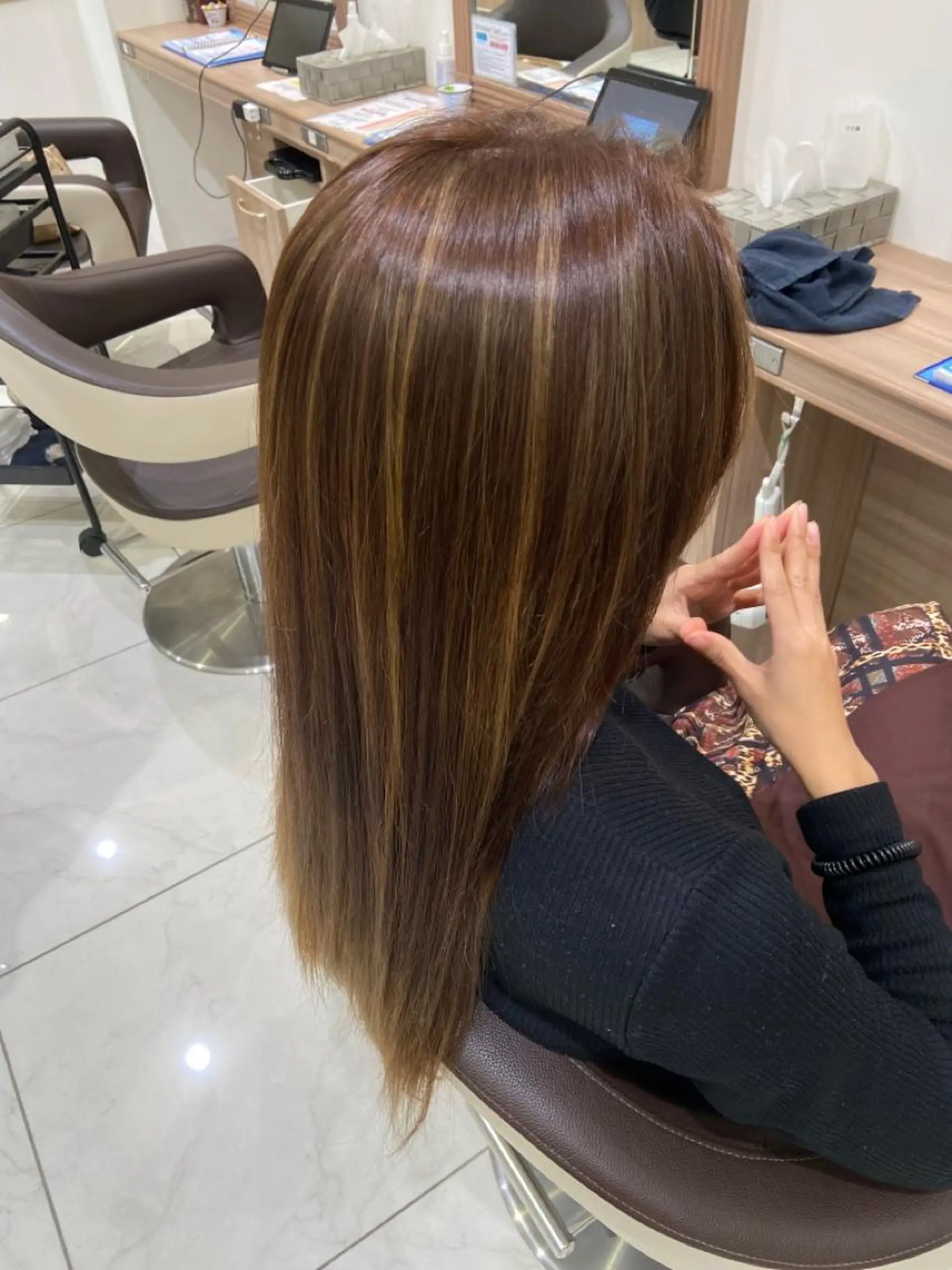 ロング カラー ハイライトカラー ハイライト 奥村 美郁子のヘアスタイル