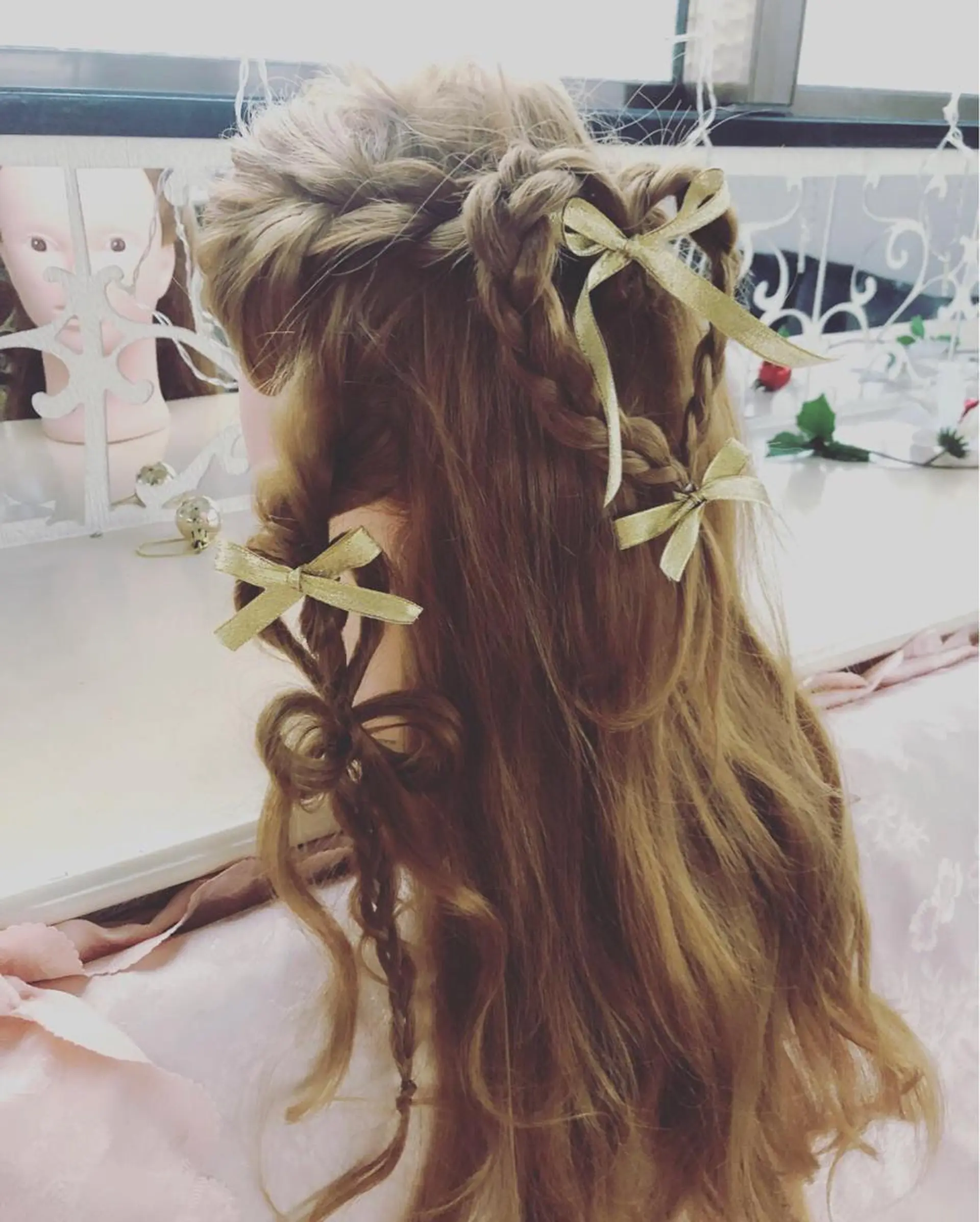 ロング カラー パーマ ヘアアレンジ メンズ キッズ ネイル マツエク・マツパ 銀河 ティンガーラのヘアスタイル
