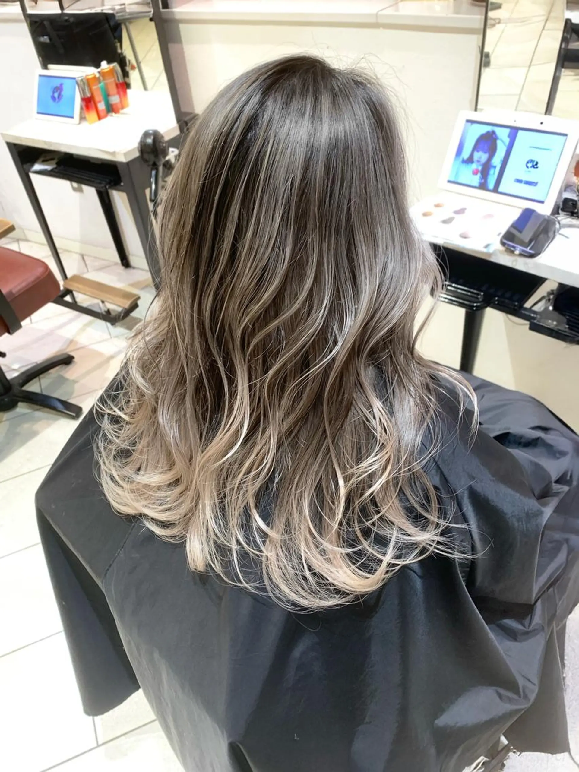 カラー セミロング 須藤 光洋のヘアスタイル