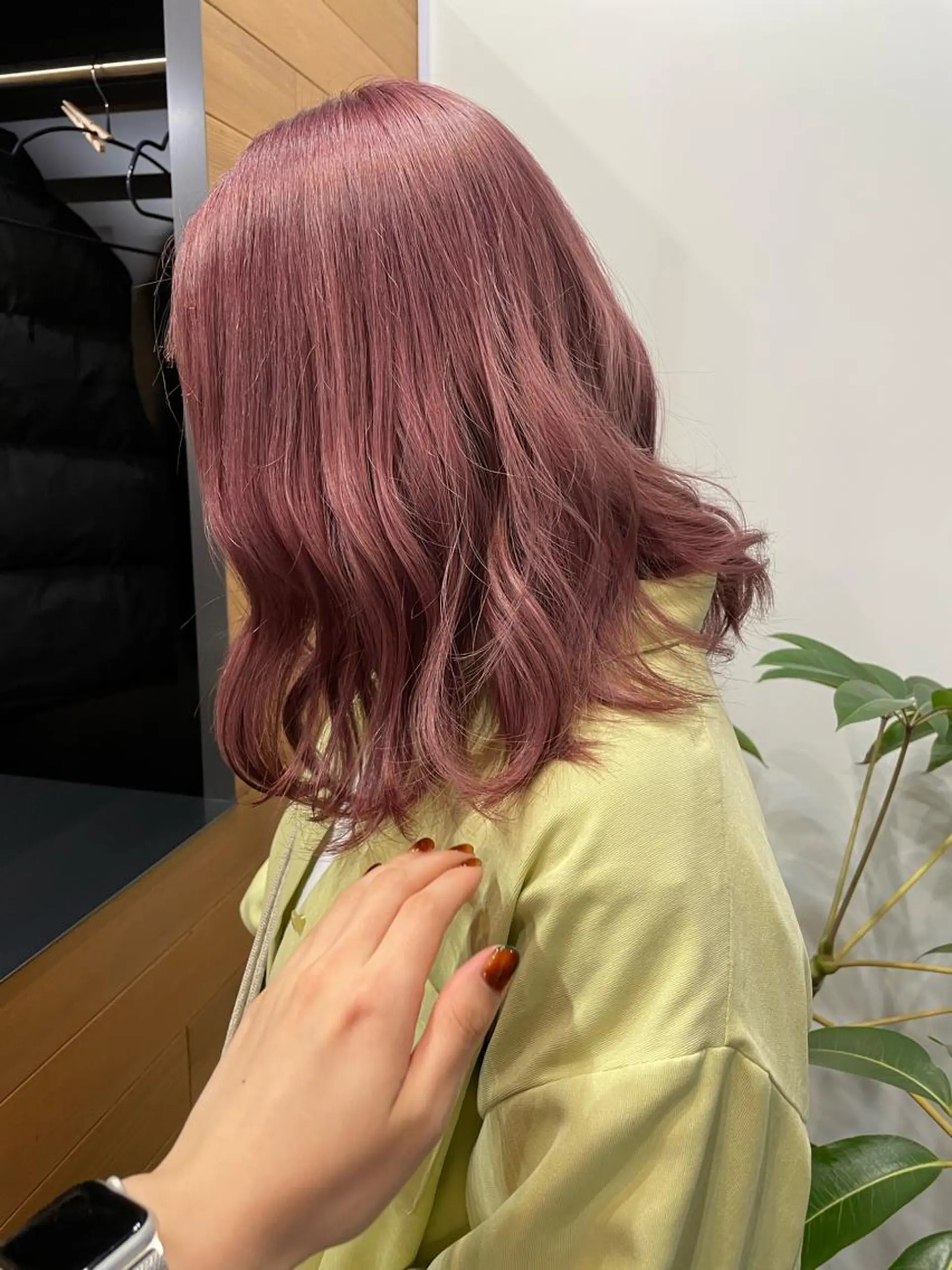 カラー ブリーチ ピンクカラー ミルクティー× グレージュMOMOのヘアスタイル