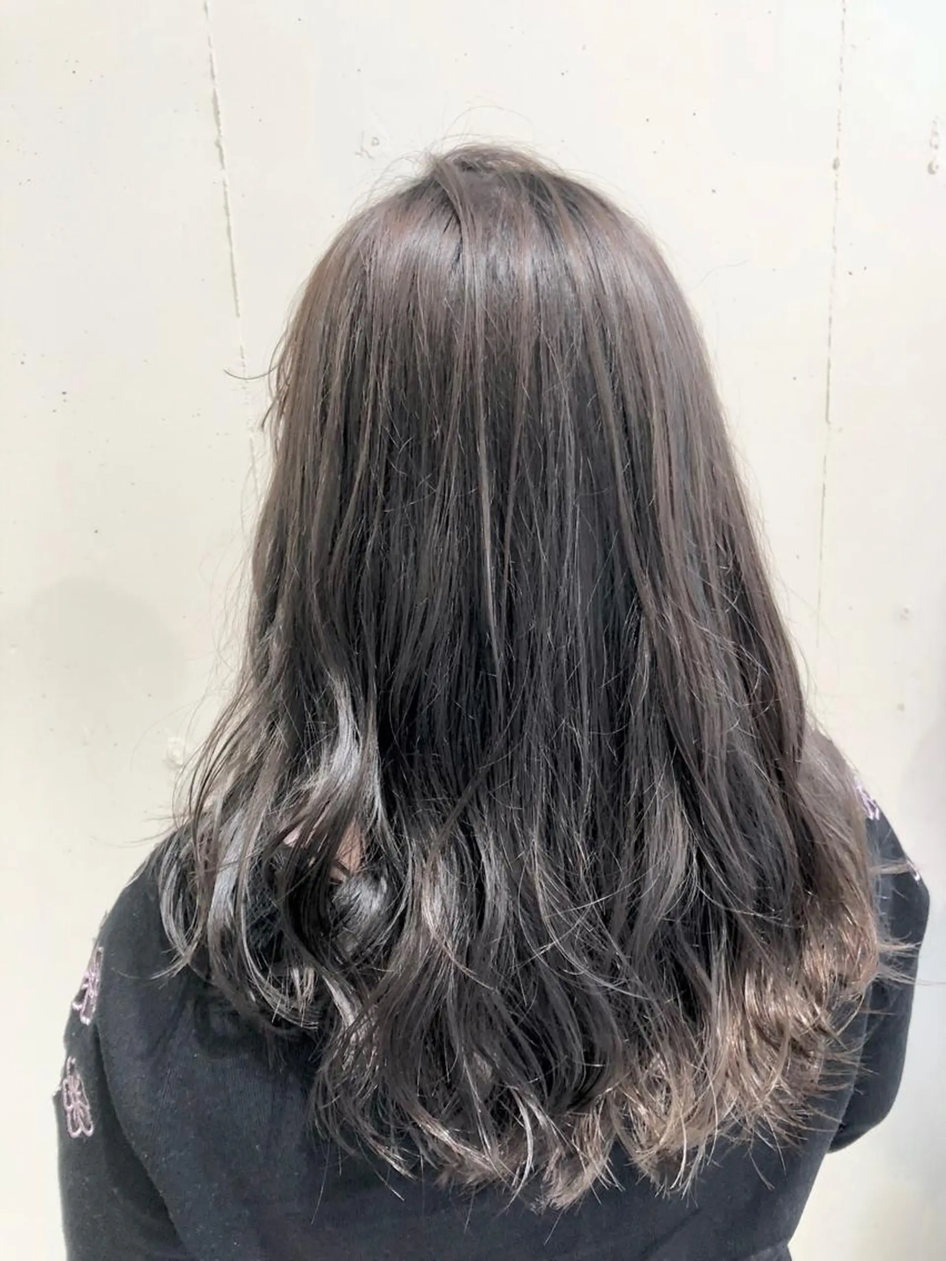 セミロング カラー パーマ ヘアアレンジ バレイヤージュ ベージュカラー ブリーチ 透明感カラー グラデーションカラー 【ツヤ髪美容師】 ツダケイスケのヘアスタイル
