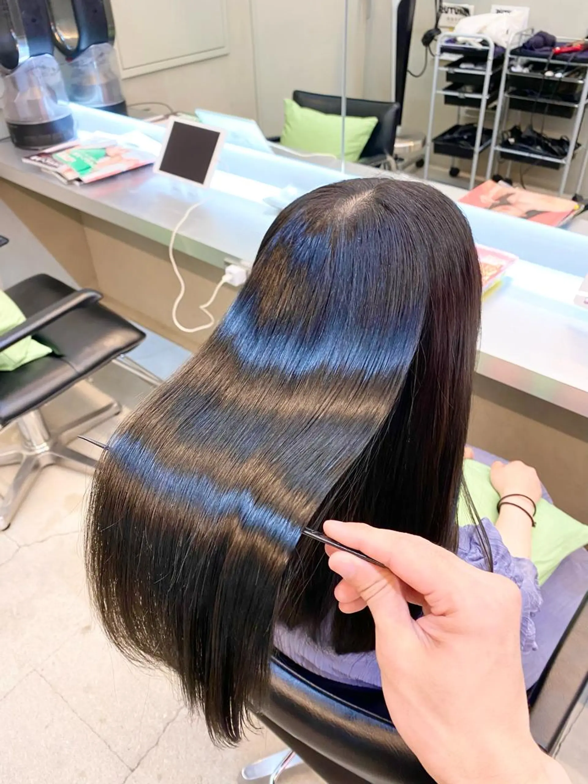 セミロング カラー パーマ 黒髪 ブリーチ ブルーカラー ブルーブラック 透明感カラー カット ヘアカラー 縮毛矯正 ✨髪質改善職人✨ デザインカラー/若林のヘアスタイル