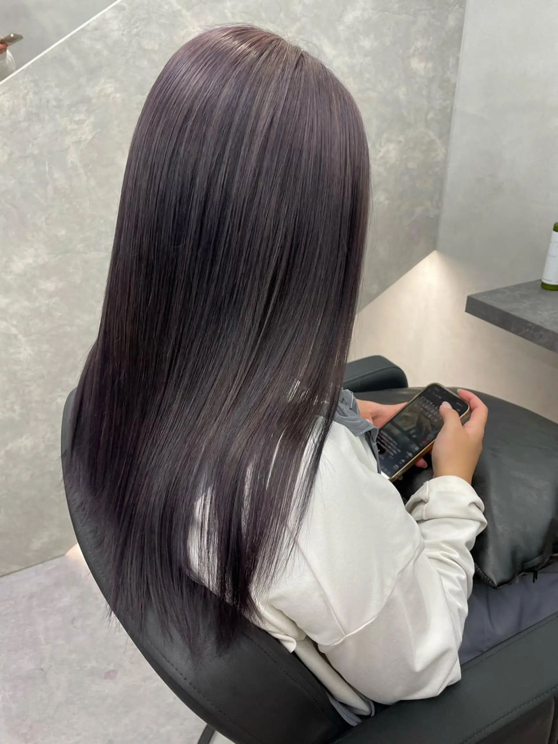 ロング カラー ダブルカラー パープルカラー 縮毛矯正 小林 拓真のヘアスタイル