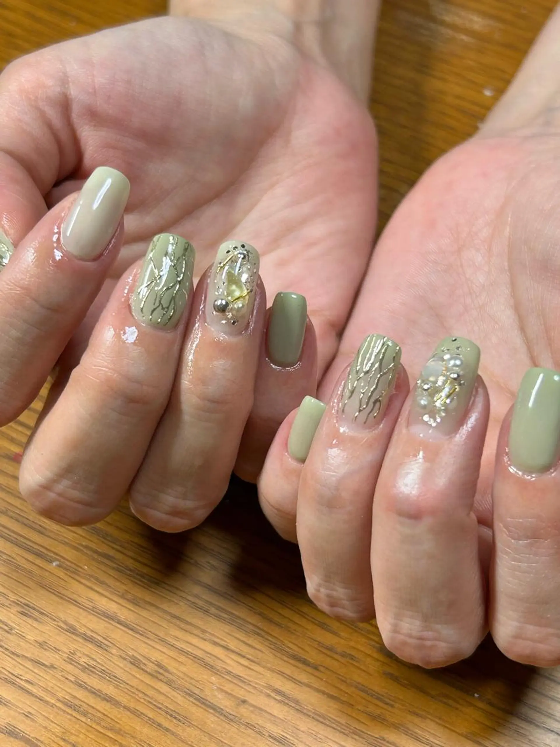 ネイル ハンドネイル 大崎 奈々のネイルデザイン