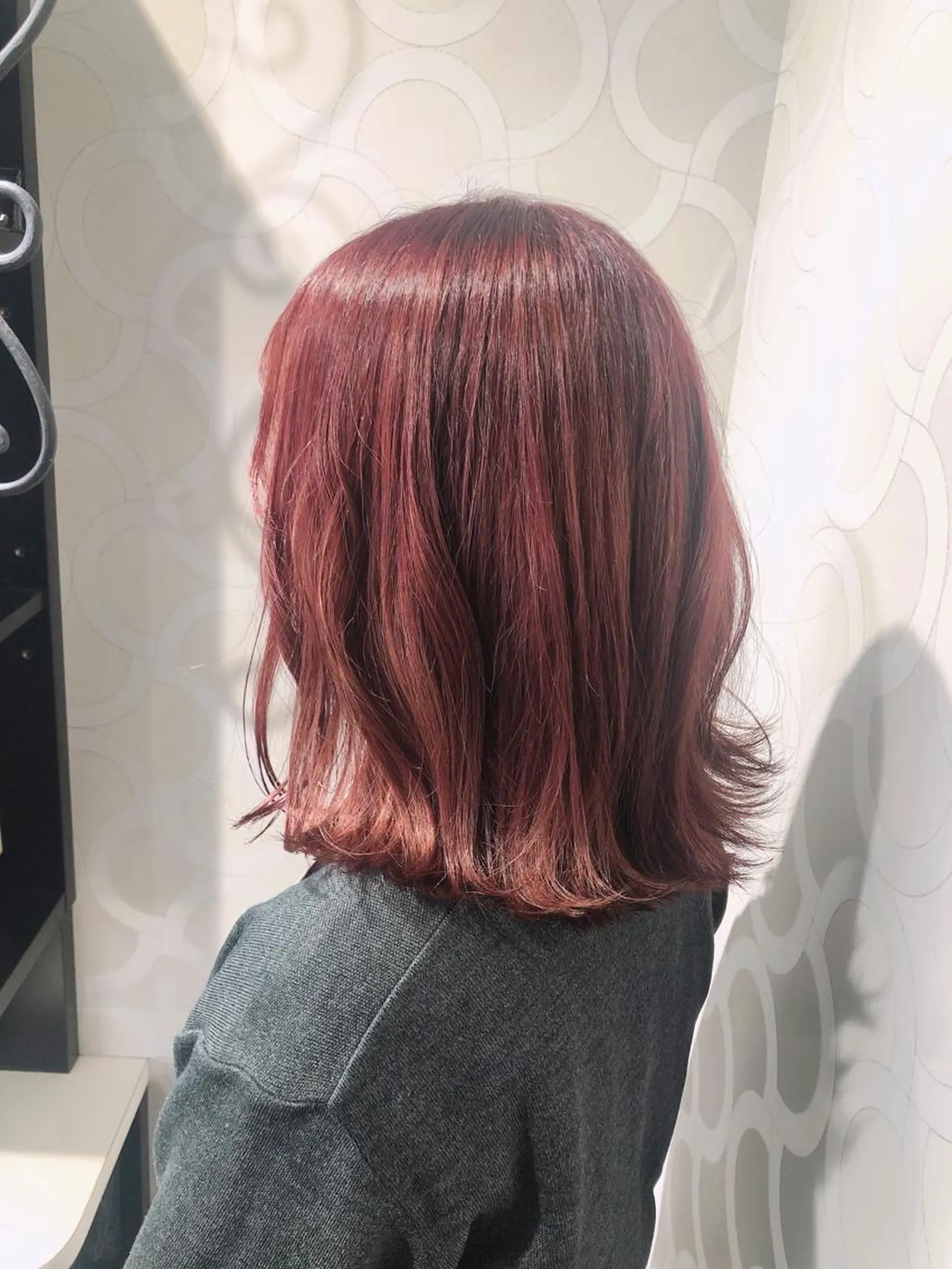 セミロング カラー ブリーチ ピンクカラー 艶髪モテヘア ♡tomimaのヘアスタイル