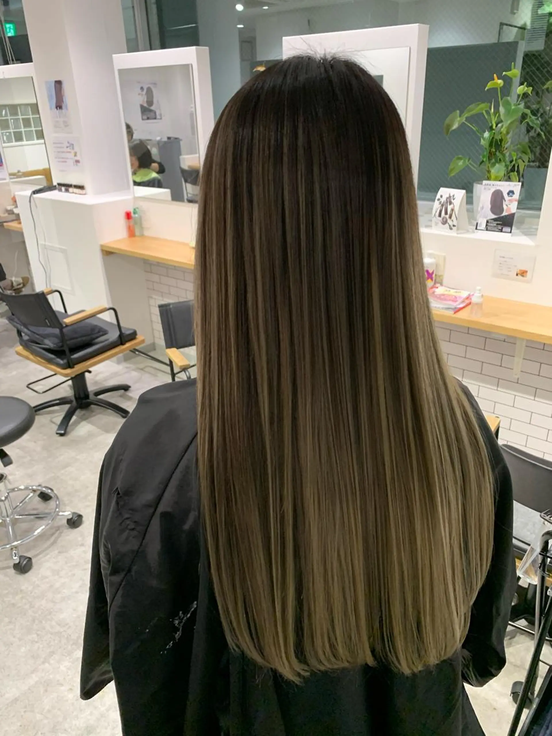 ロング ヘアカラー 大人レイヤー ヨシミカズヤのヘアスタイル
