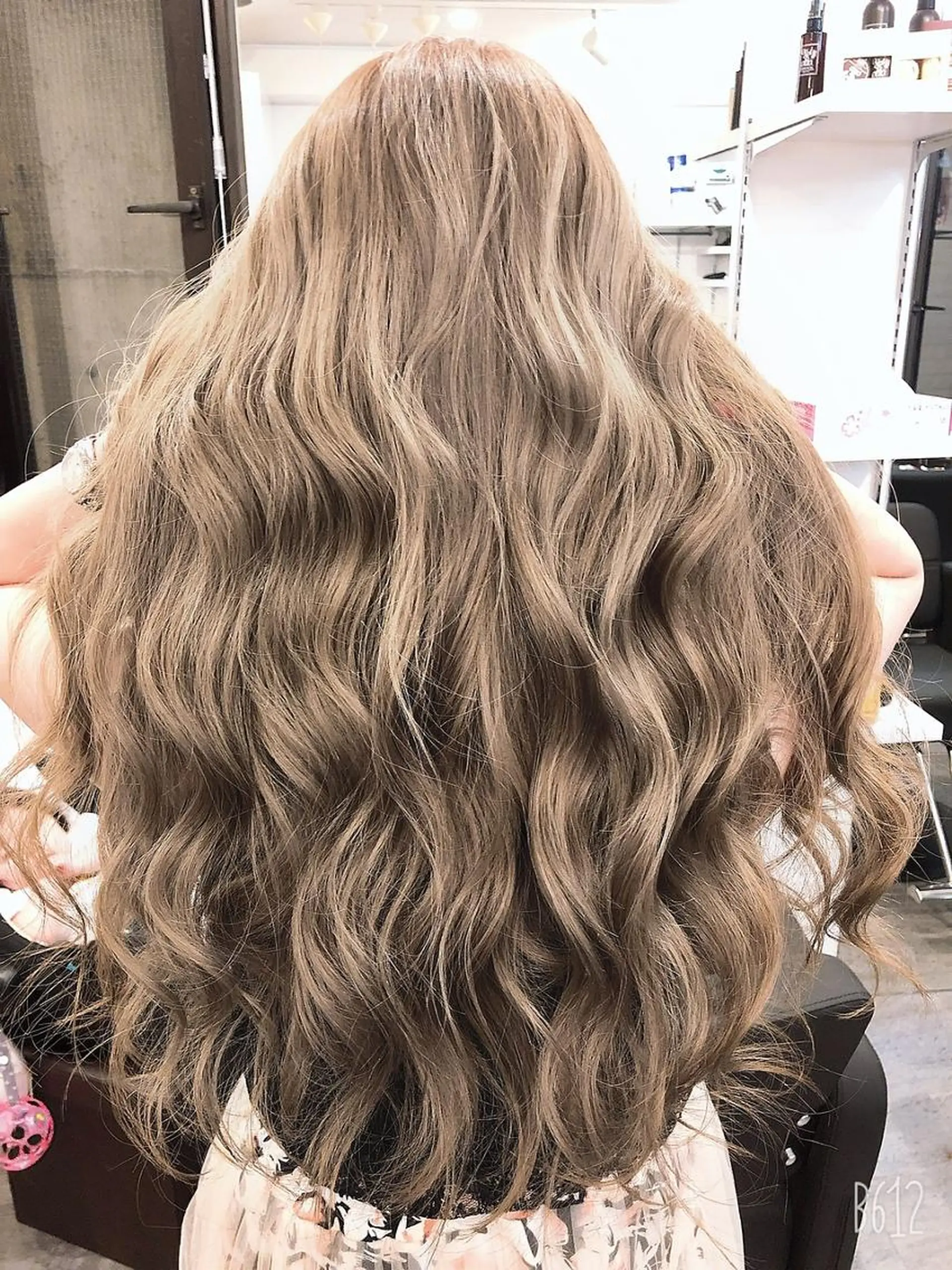 セミロング エクステ 100%高級人毛使用 LANIUMEDAのヘアスタイル