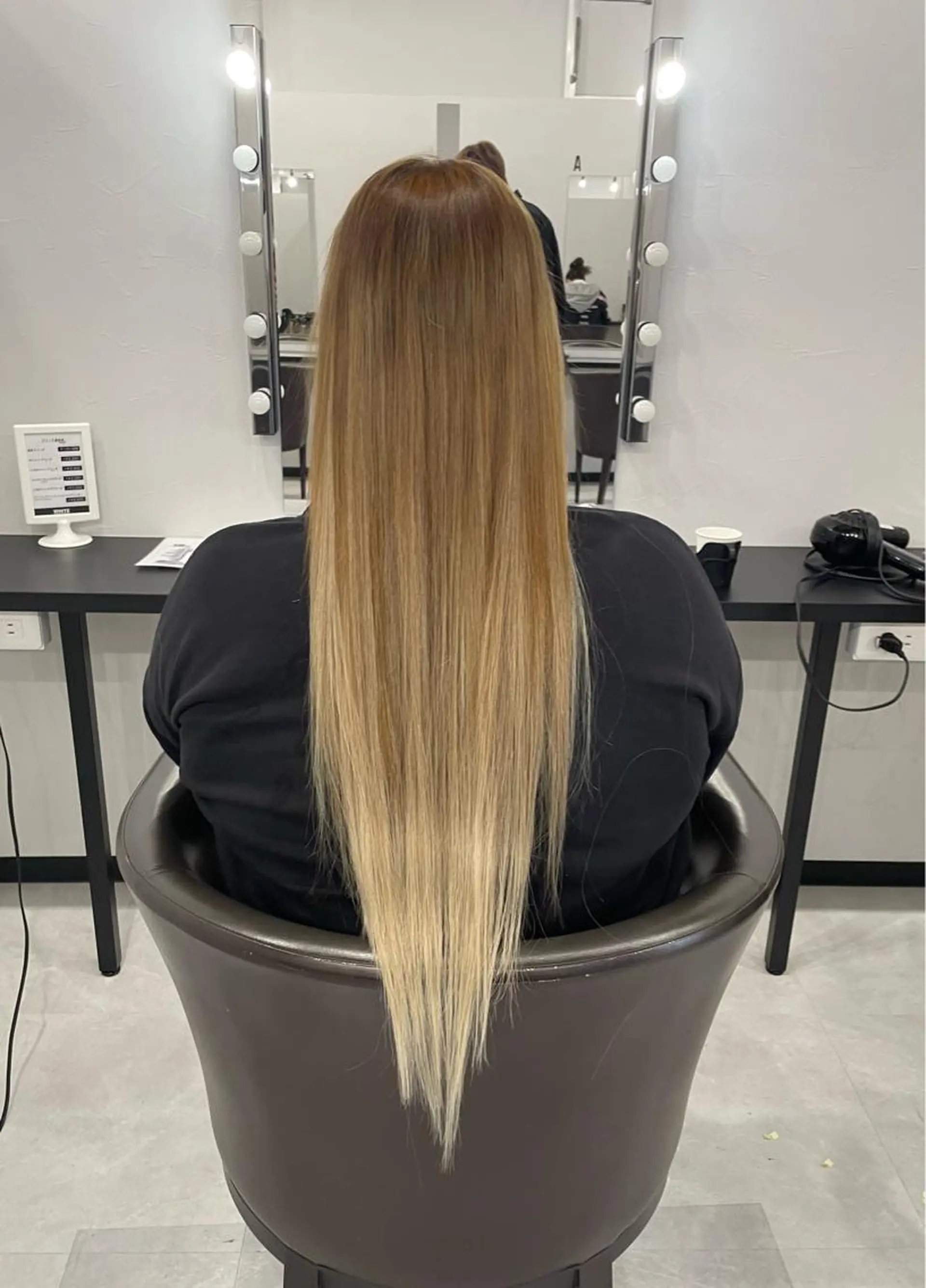 ロング カラー ブリーチ グラデーションカラー ブリーチなしカラー エクステ 伸ばしかけ _WHITE浜松店 もえかのヘアスタイル