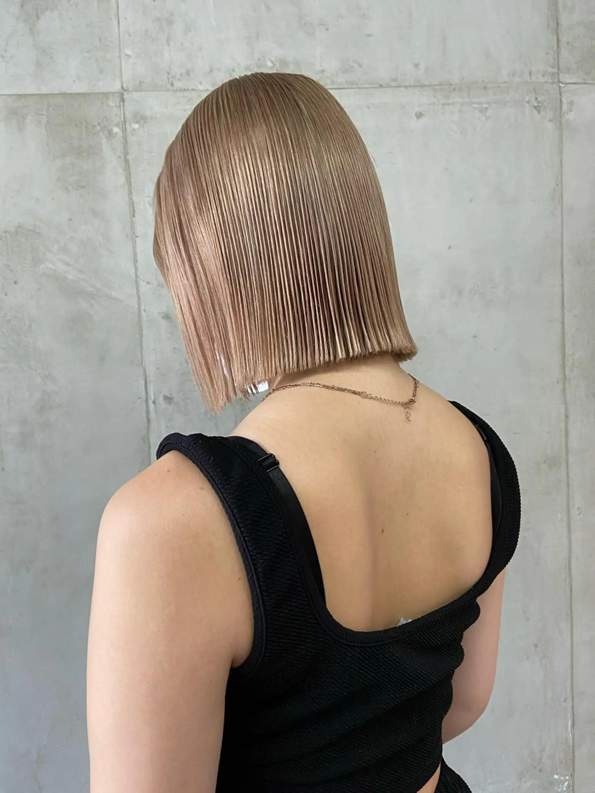 ショート カラー 切りっぱなしボブ ボブ SALTWATER AYARIのヘアスタイル