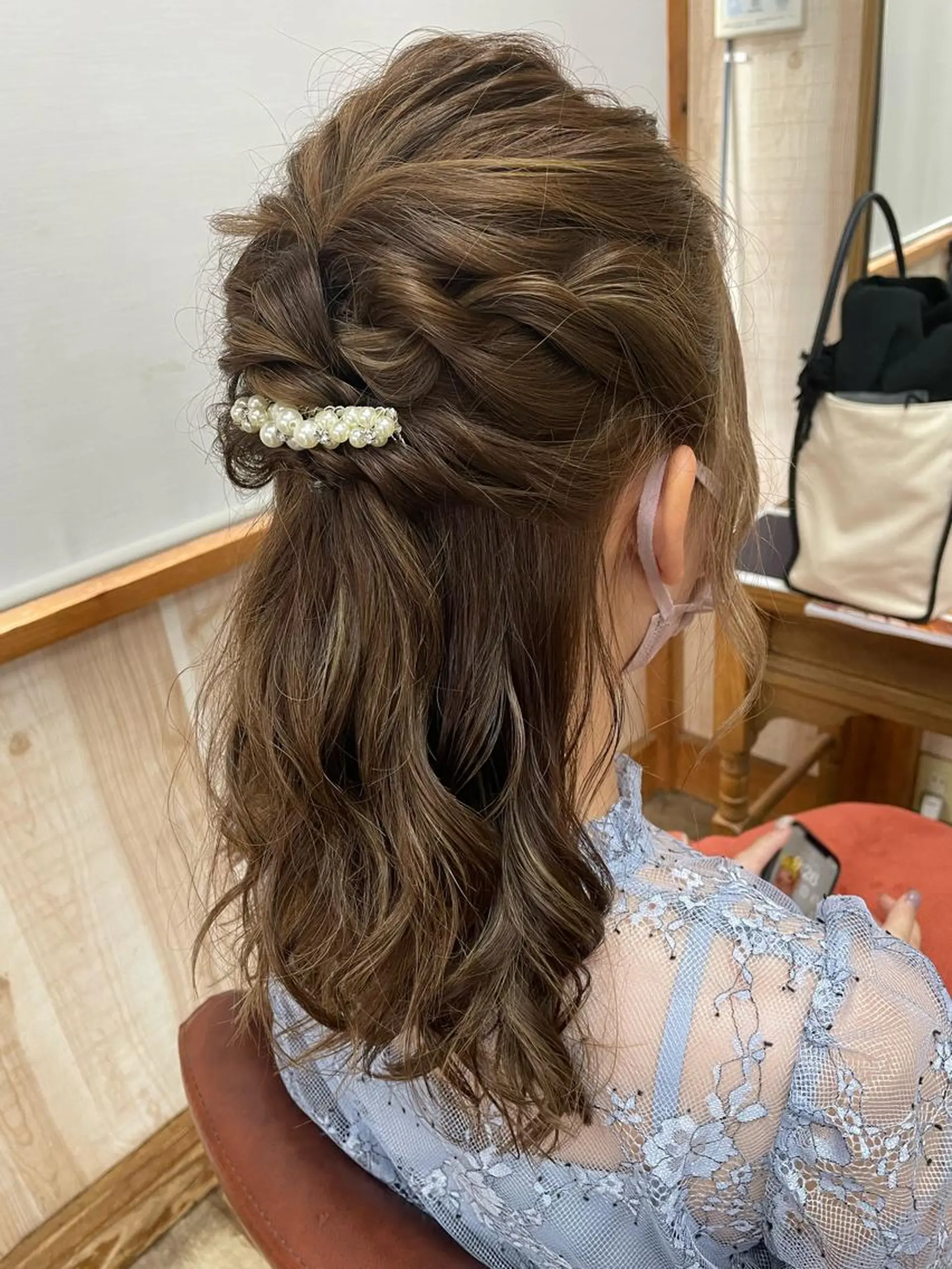 セミロング ヘアアレンジ ハーフアップ 佐藤 芽依のヘアスタイル